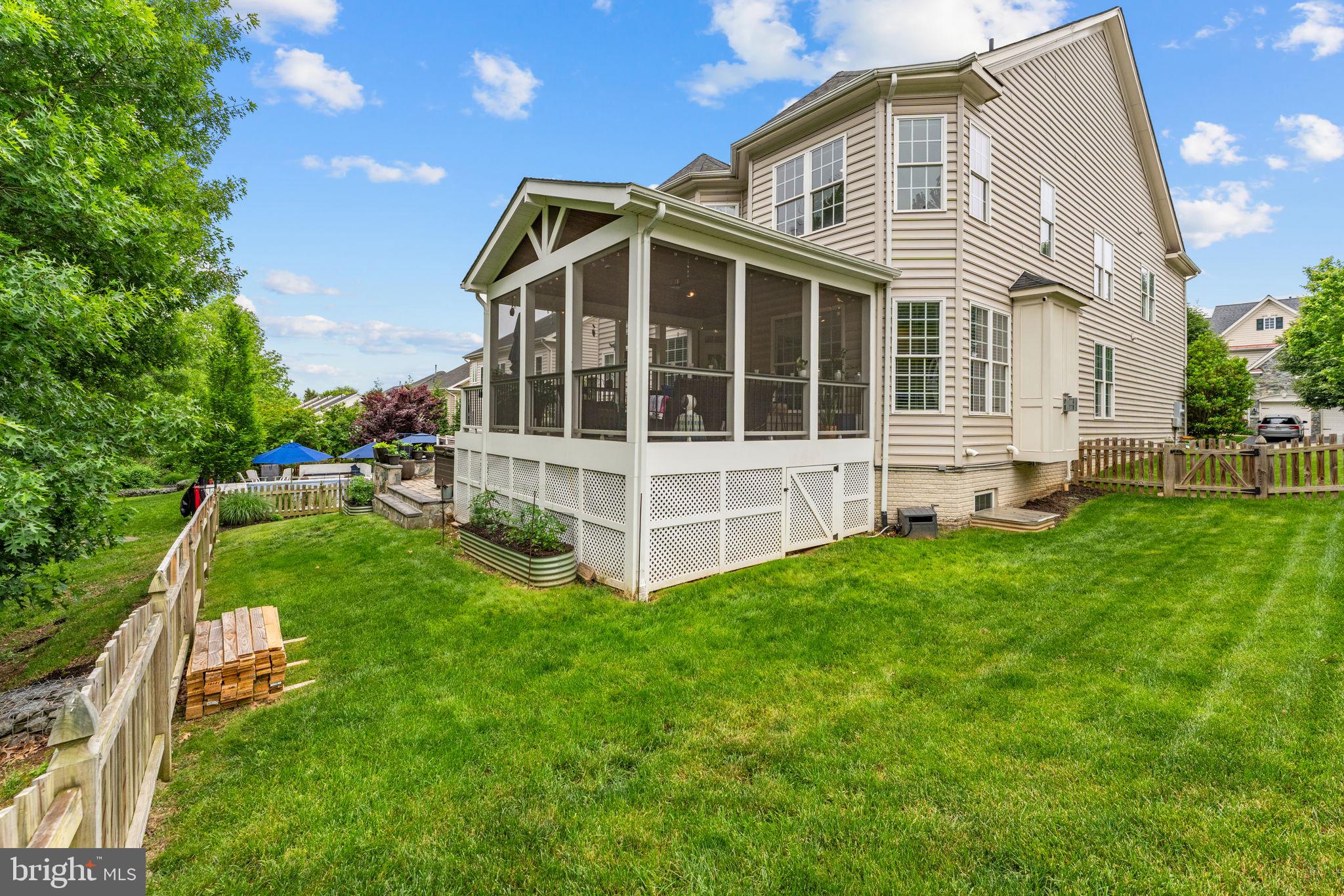 MORELAND ESTATES - Residential