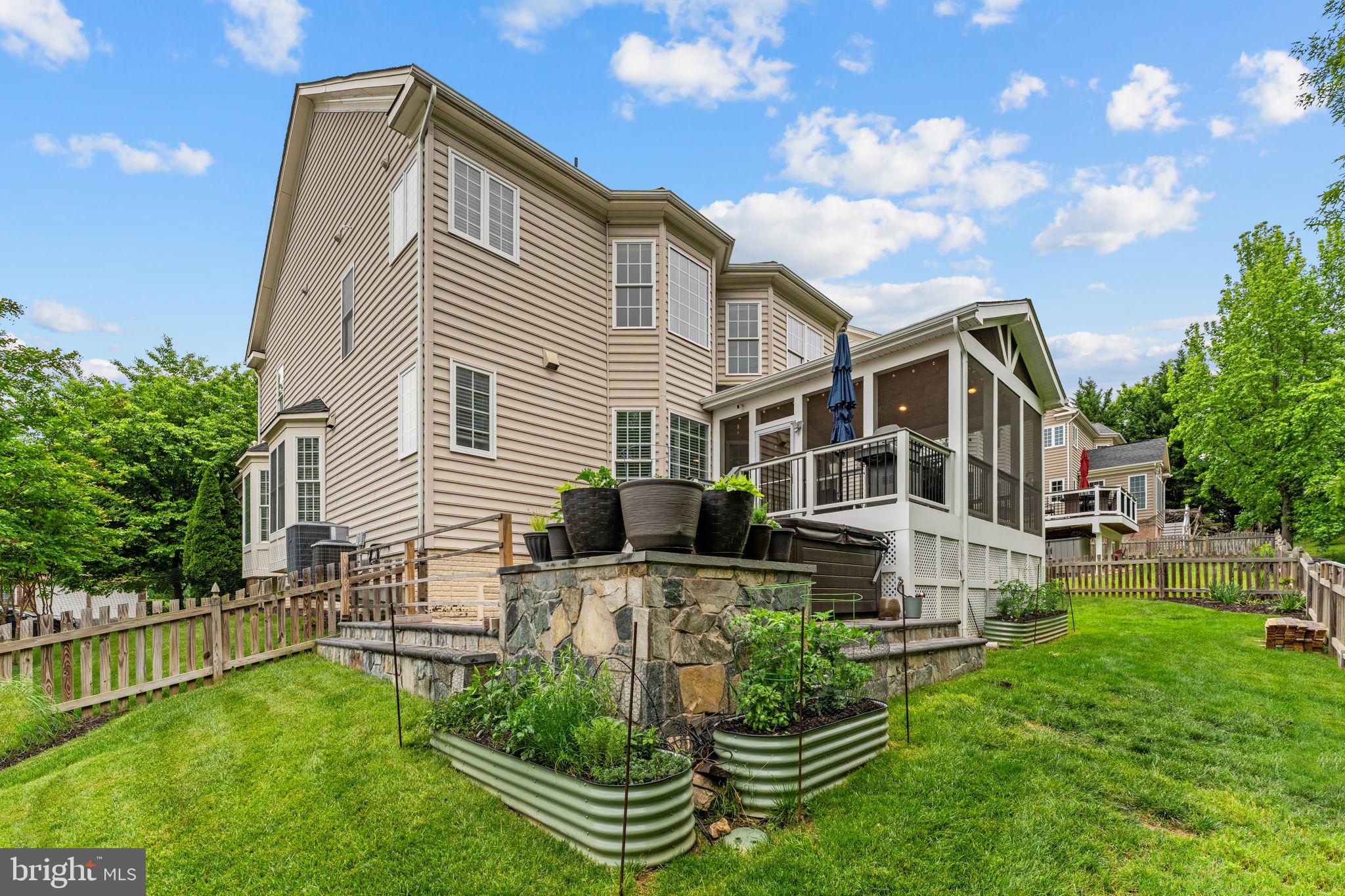 MORELAND ESTATES - Residential