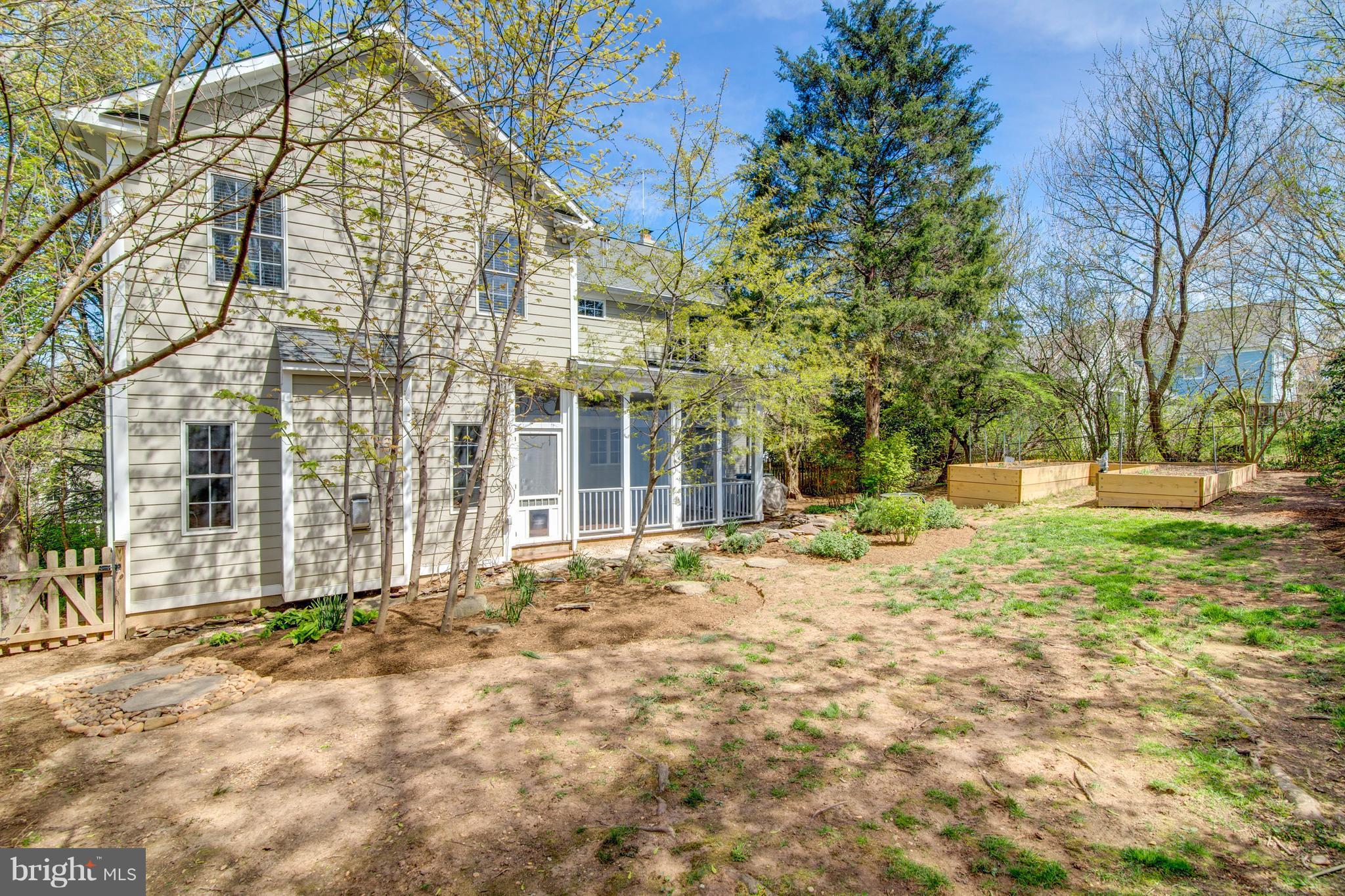 BROYHILL HEIGHTS - Residential