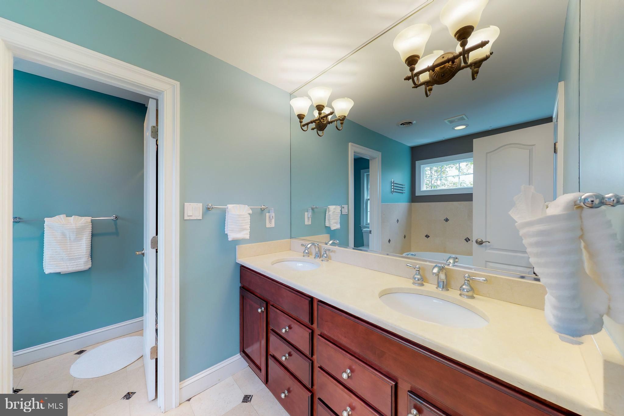 BROYHILL HEIGHTS - Residential