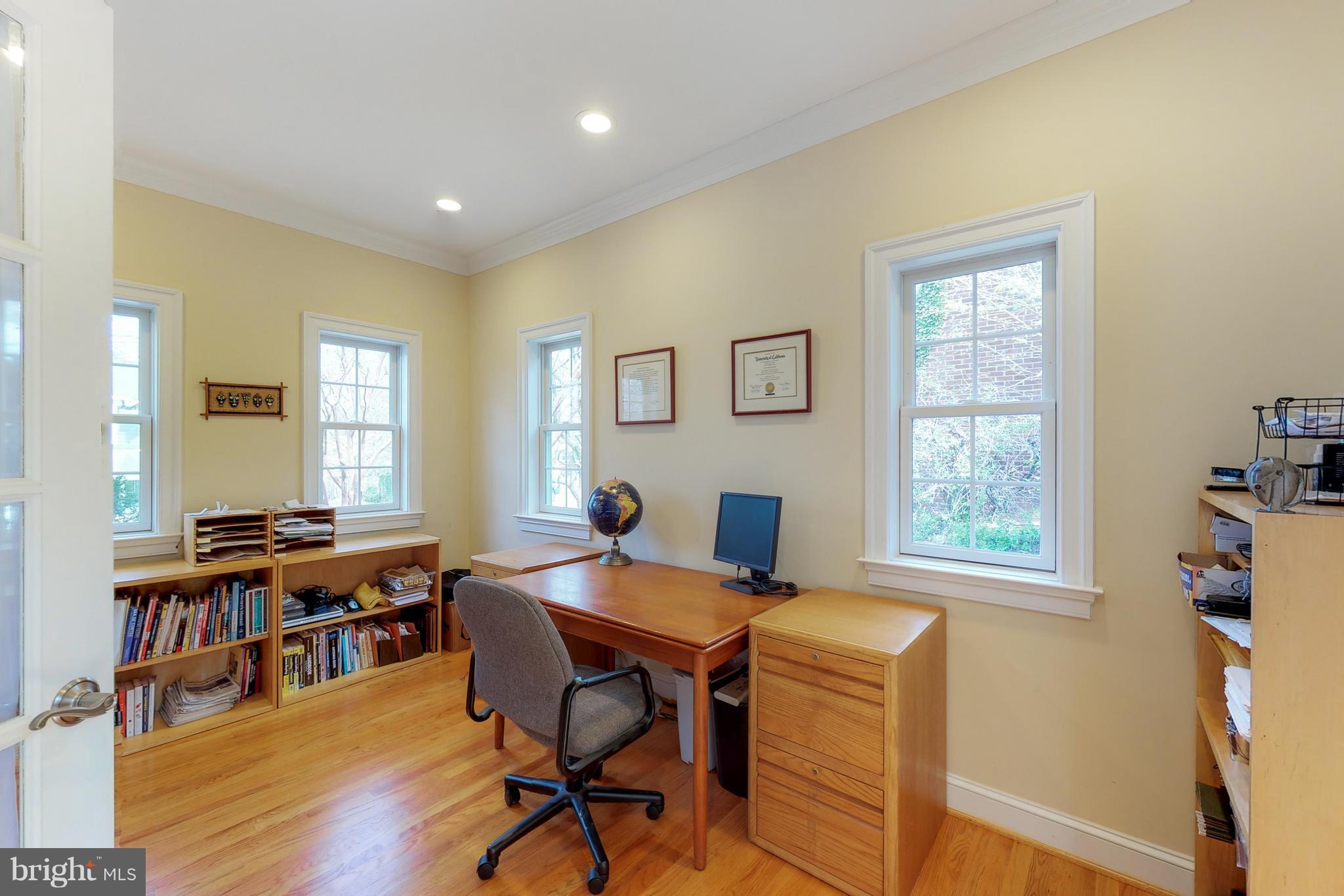 BROYHILL HEIGHTS - Residential