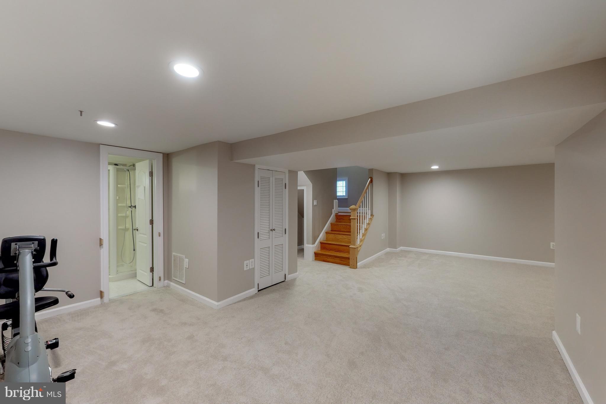 BROYHILL HEIGHTS - Residential