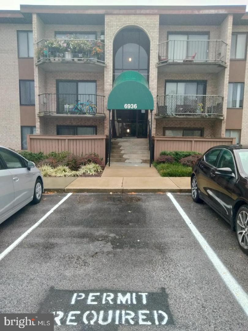 HUNTING RIDGE CONDOMINIUM - Residential Lease