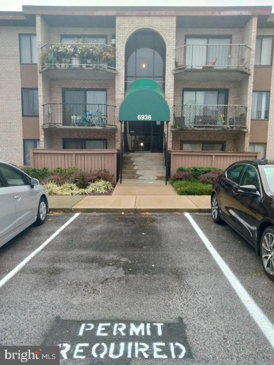 Welcome to your new home! This stylish one-bedroom, one-bathroom condo offers a perfect blend of comfort and modern upgrades. Enjoy the warmth and elegance of Brazilian cherry wood floors throughout the living space, complemented by fresh paint and an updated bathroom for a clean, contemporary feel.
The spacious bedroom features a huge walk-in closet, providing ample storage for your wardrobe. The kitchen is fully upgraded with stainless steel appliances, sleek cabinetry, and modern finishes—ideal for cooking and entertaining. RENT INCLUDES ALL UTILITIES (GAS, ELECTRIC, & WATER), GREAT CONDITION. This condo offers convenient living in a well-maintained community—perfect for professionals, couples, or anyone seeking a stylish space to call home.