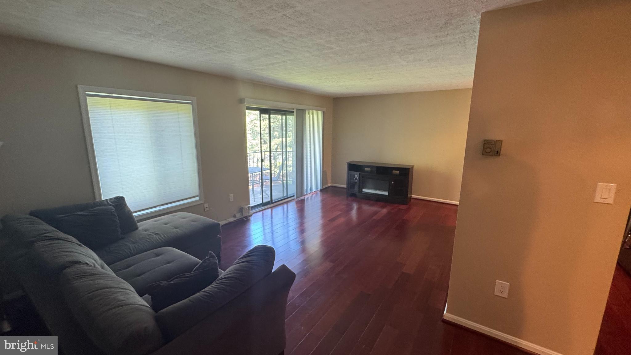 HUNTING RIDGE CONDOMINIUM - Residential Lease