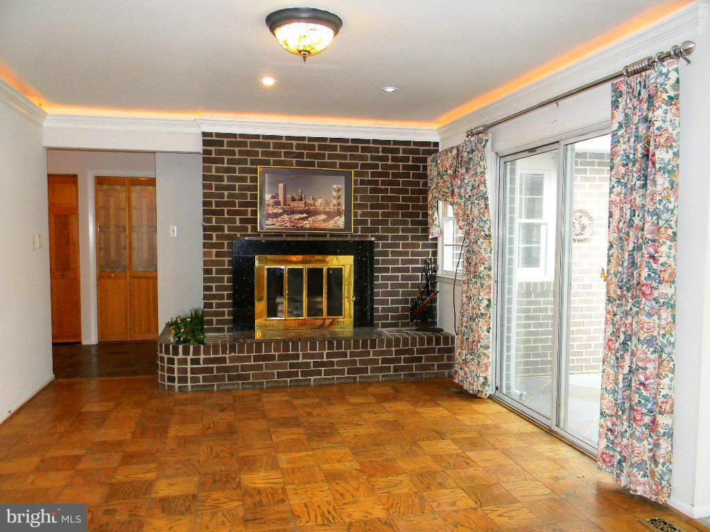 HUNT CREST - Residential