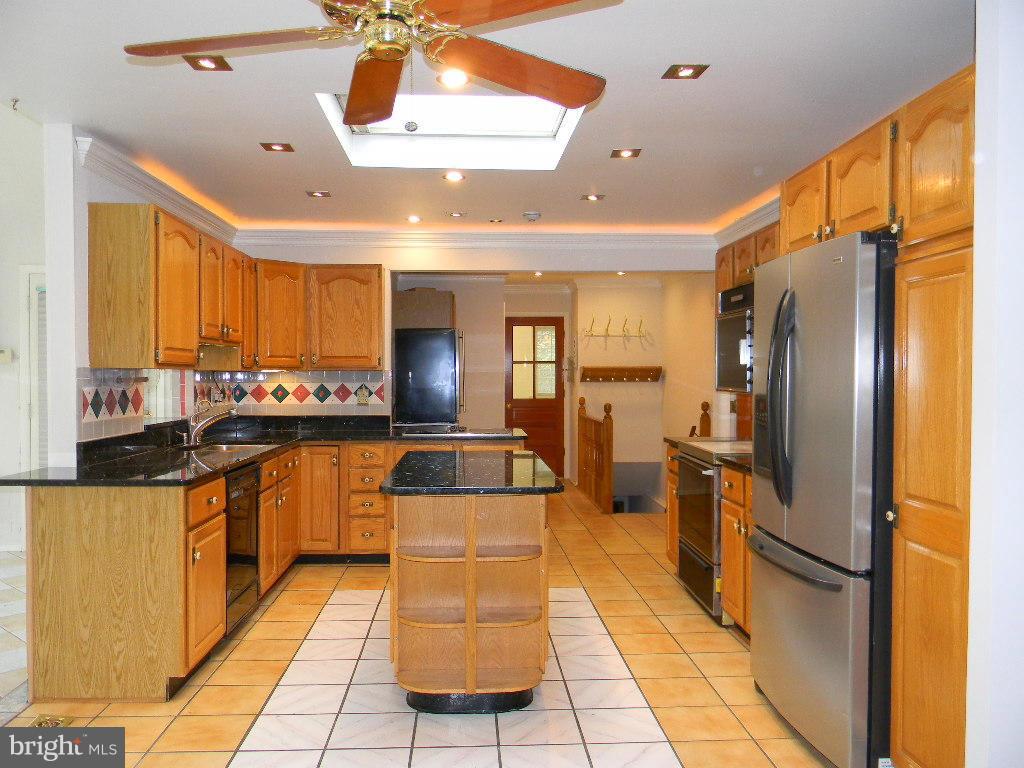 HUNT CREST - Residential