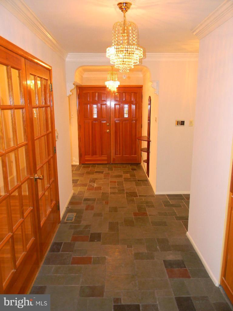 HUNT CREST - Residential