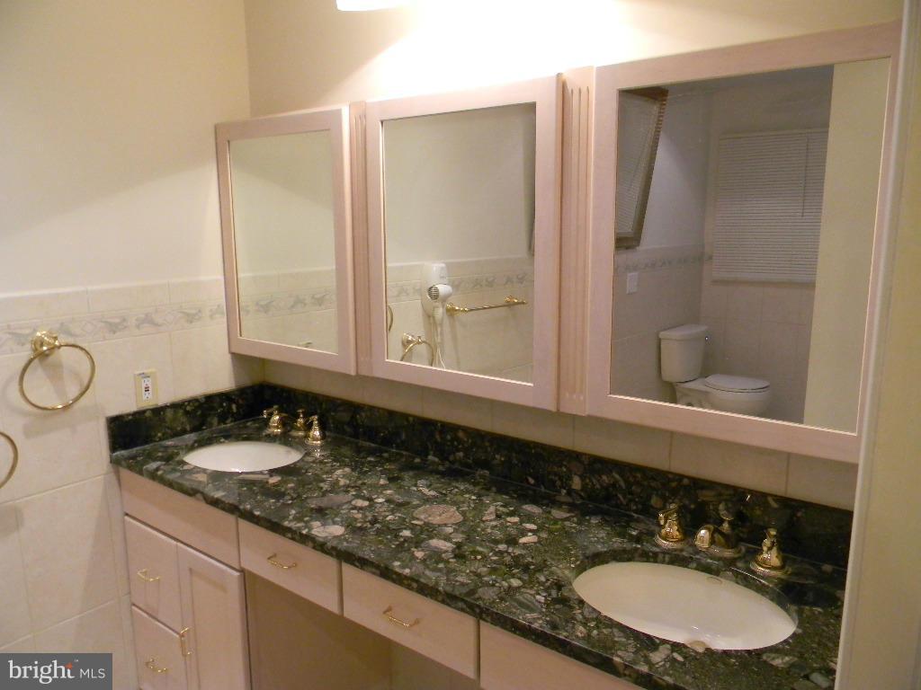 HUNT CREST - Residential