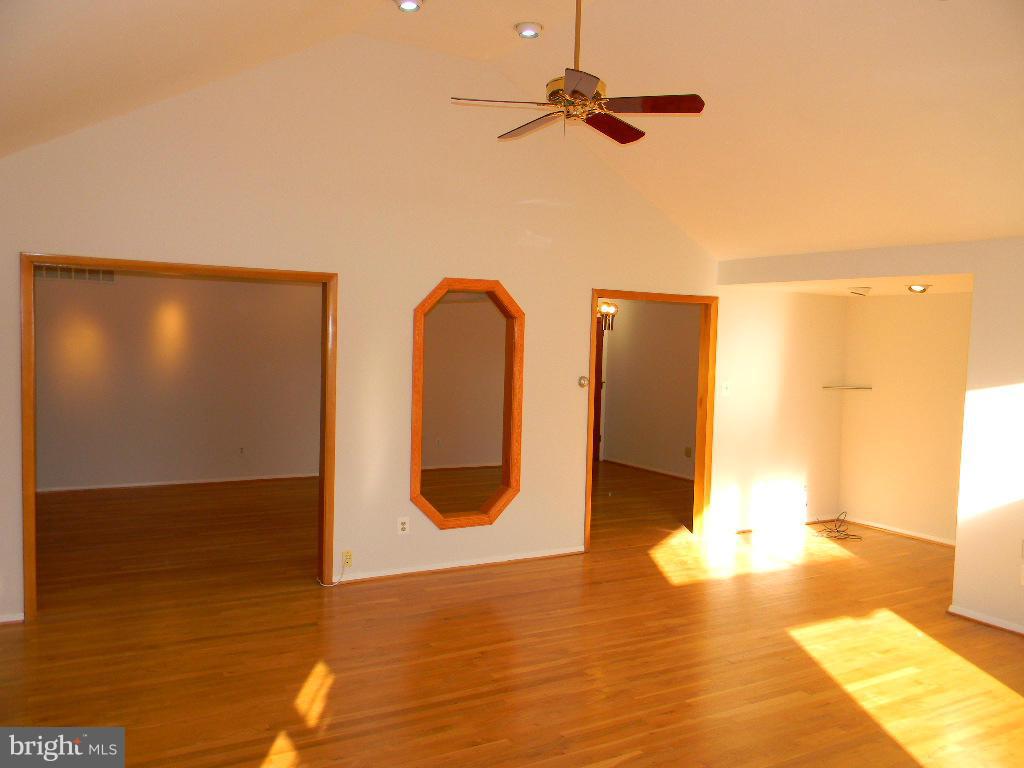 HUNT CREST - Residential