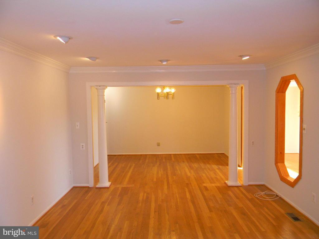 HUNT CREST - Residential