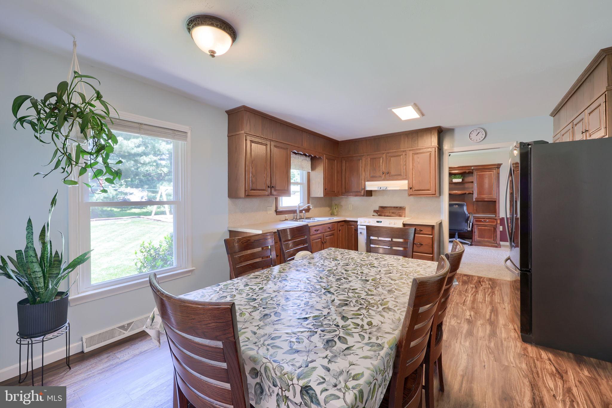 219 TOBACCO ROAD