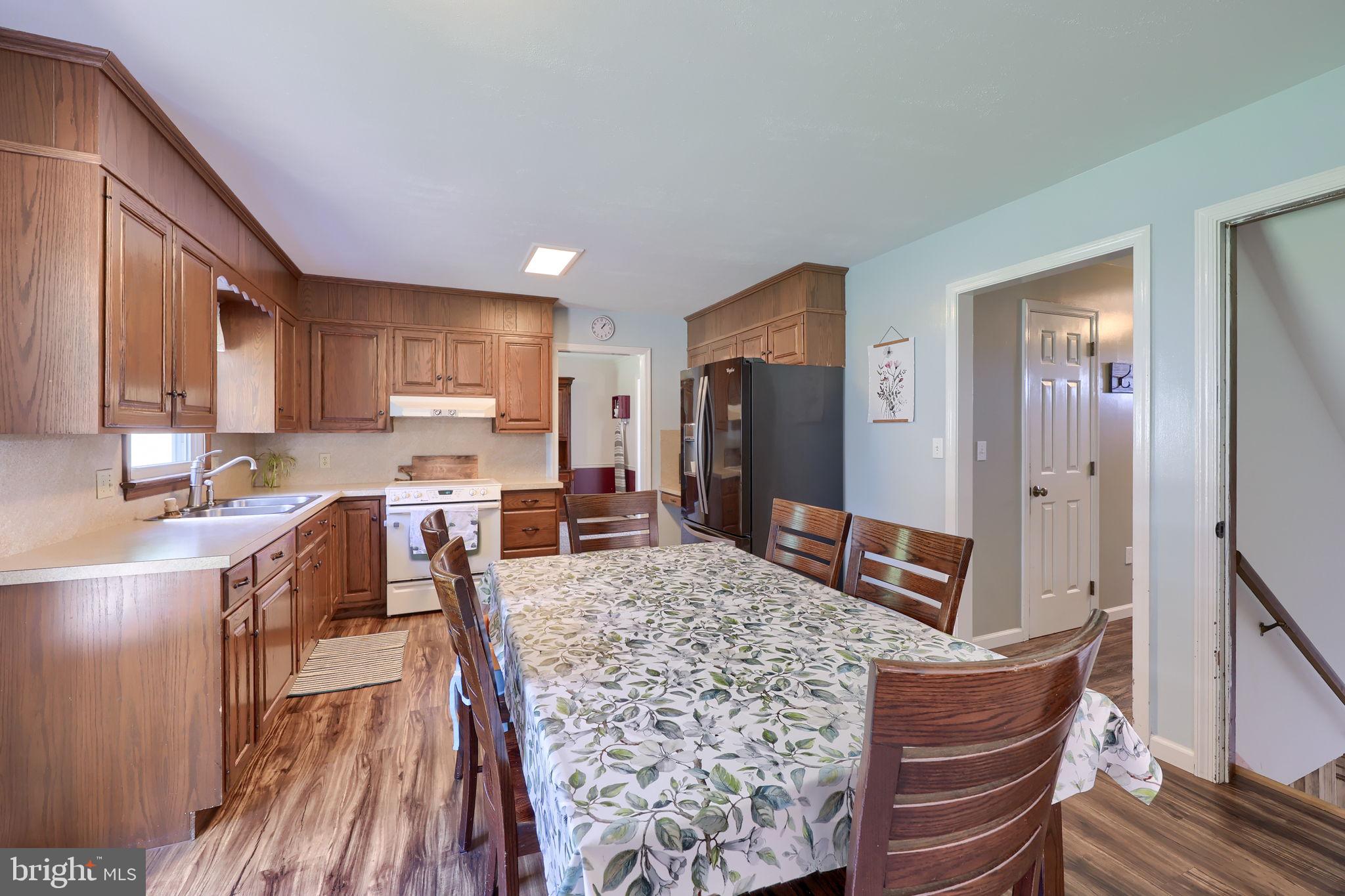 219 TOBACCO ROAD