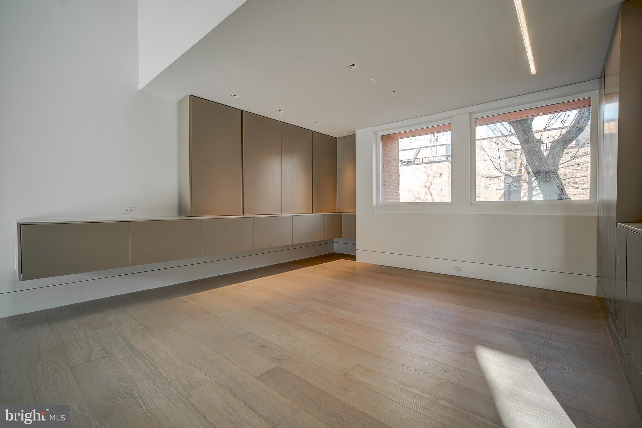 SOCIETY HILL - Residential