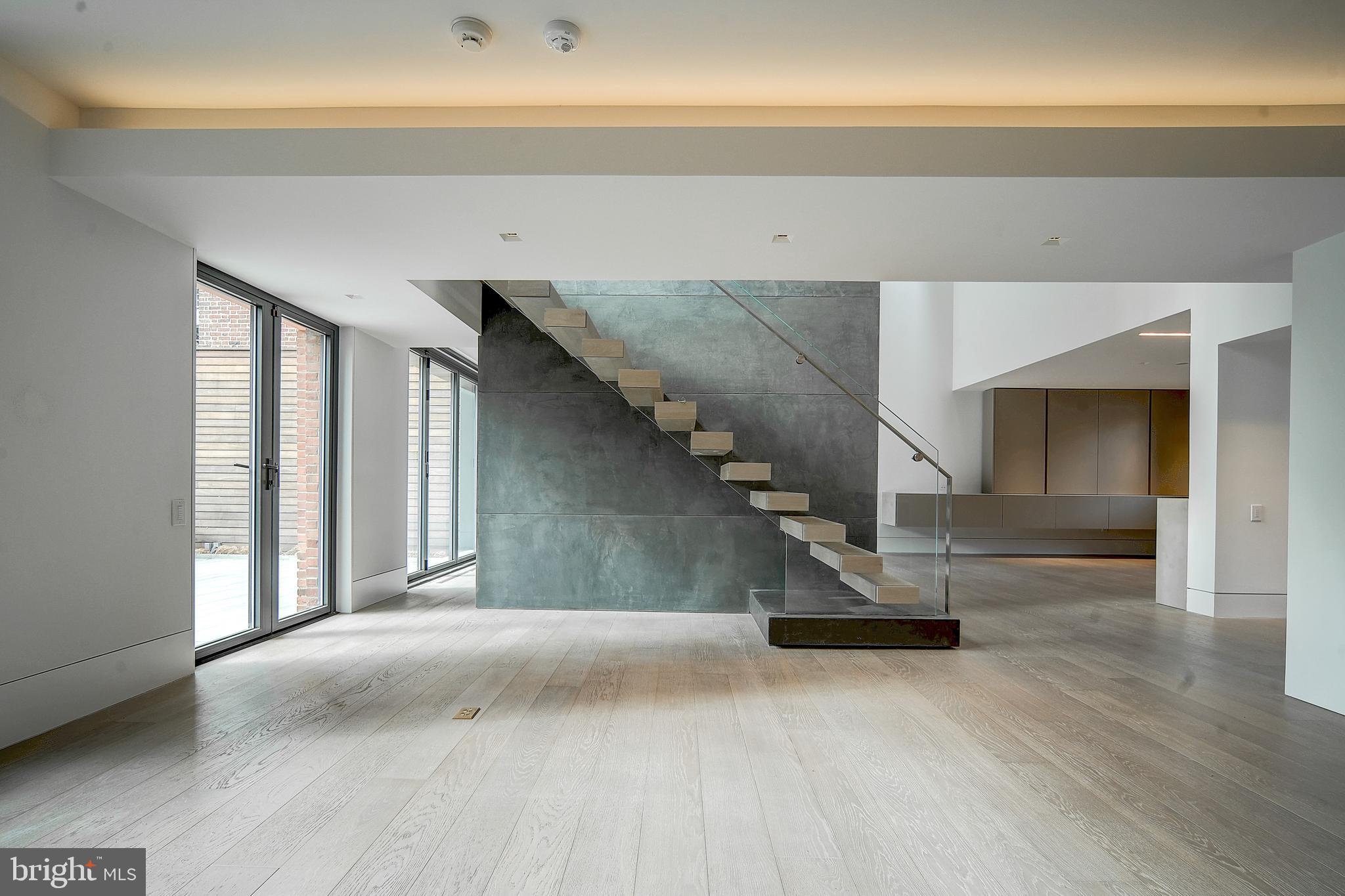 SOCIETY HILL - Residential