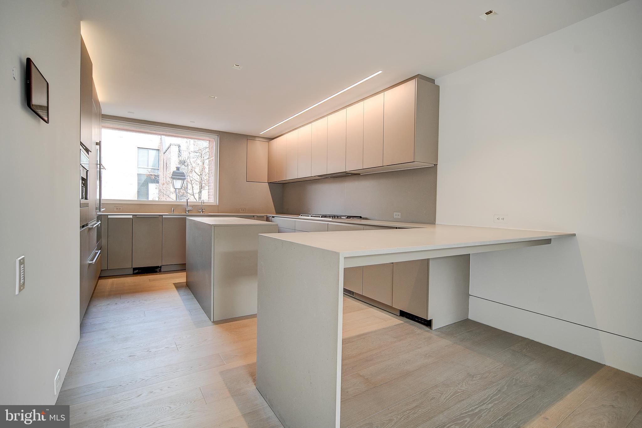 110 DELANCEY STREET 12