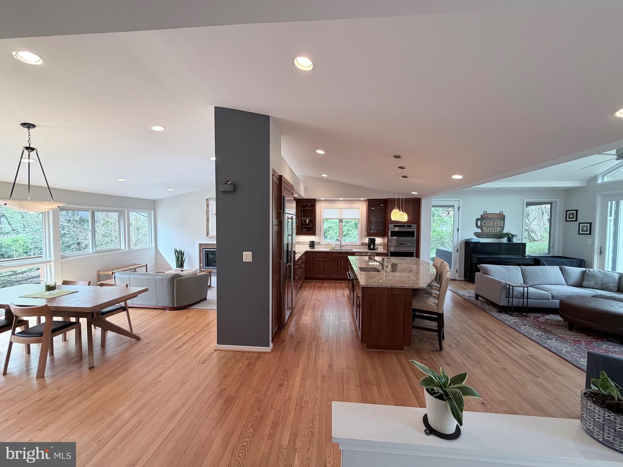 CARDEROCK SPRINGS - Residential