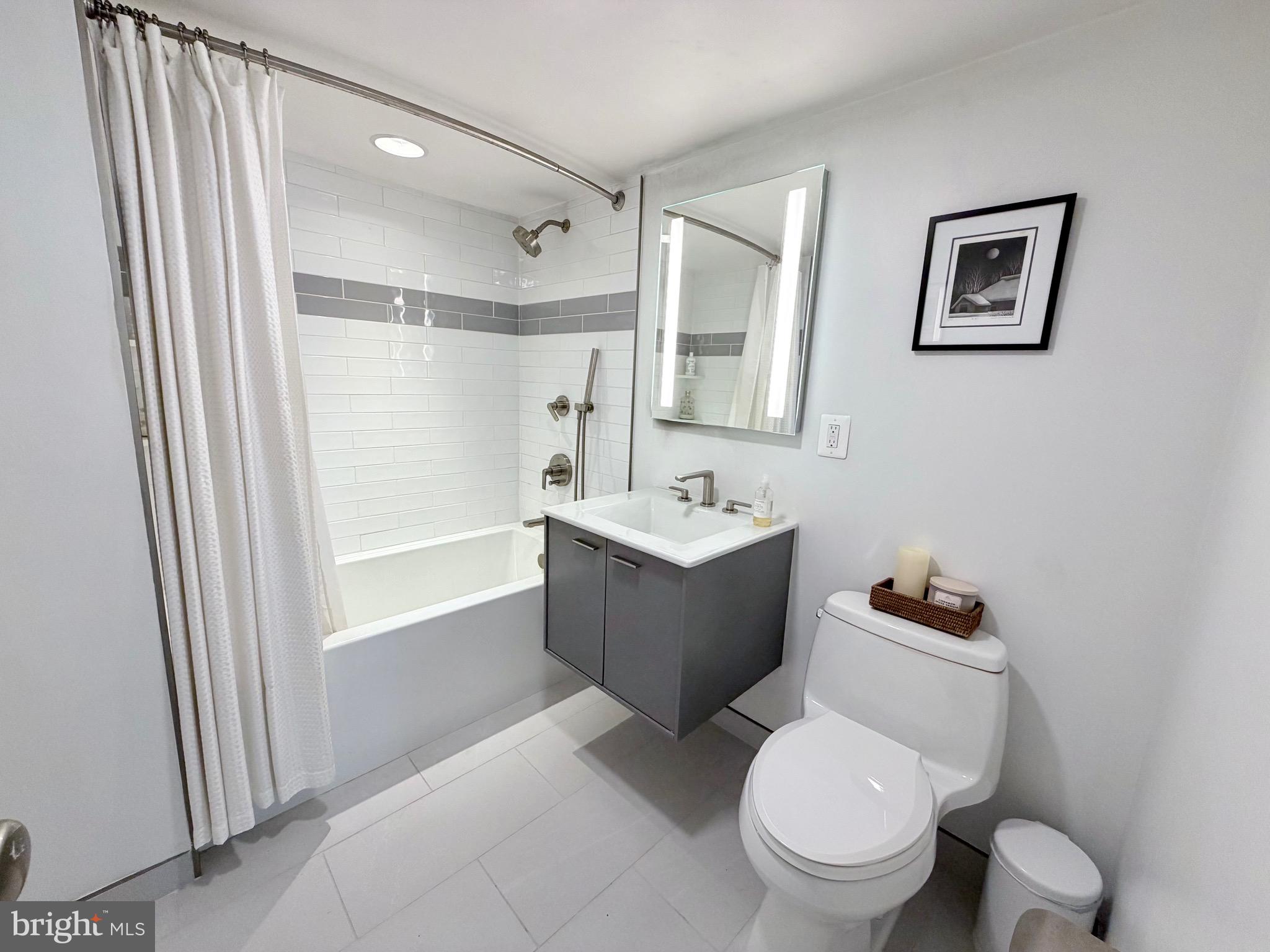 CARDEROCK SPRINGS - Residential