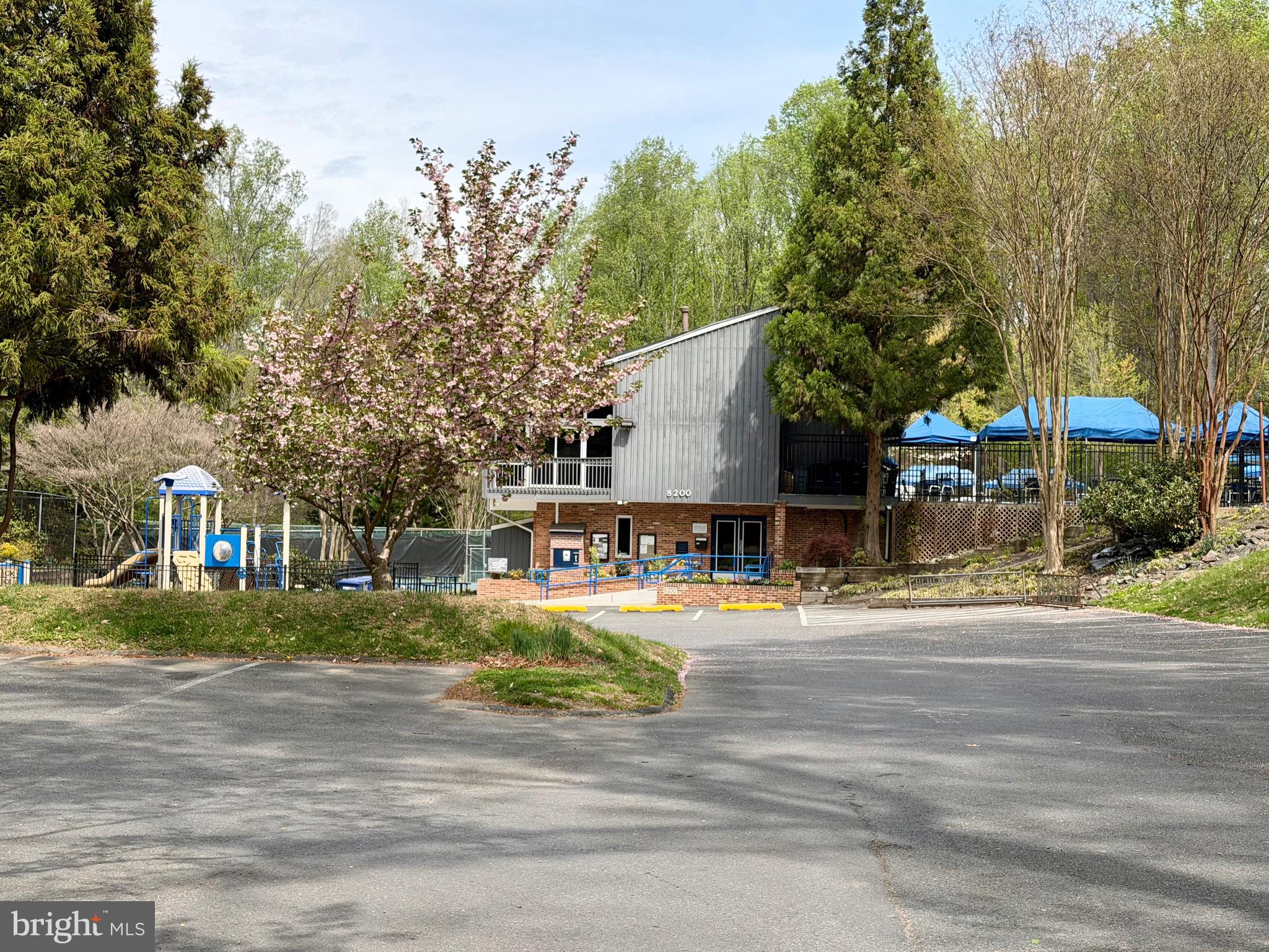 CARDEROCK SPRINGS - Residential