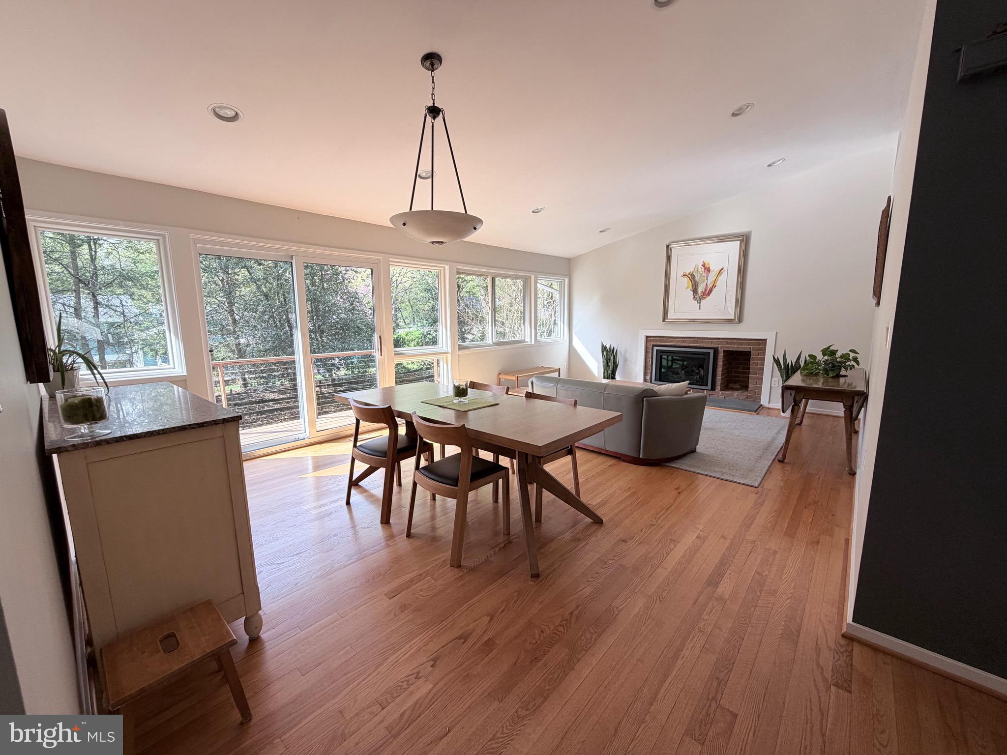 CARDEROCK SPRINGS - Residential