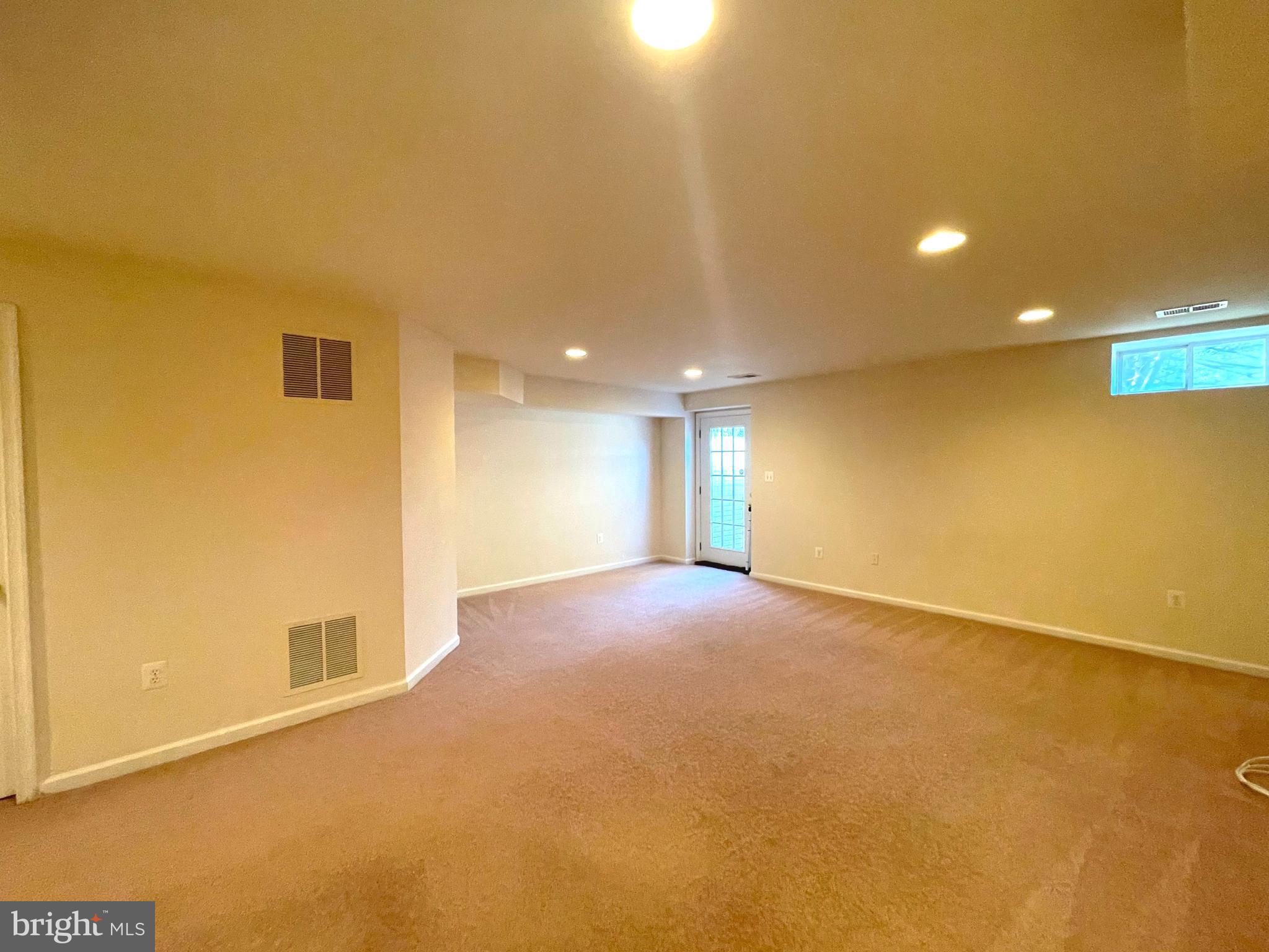 WESTBURY WEST - Residential Lease