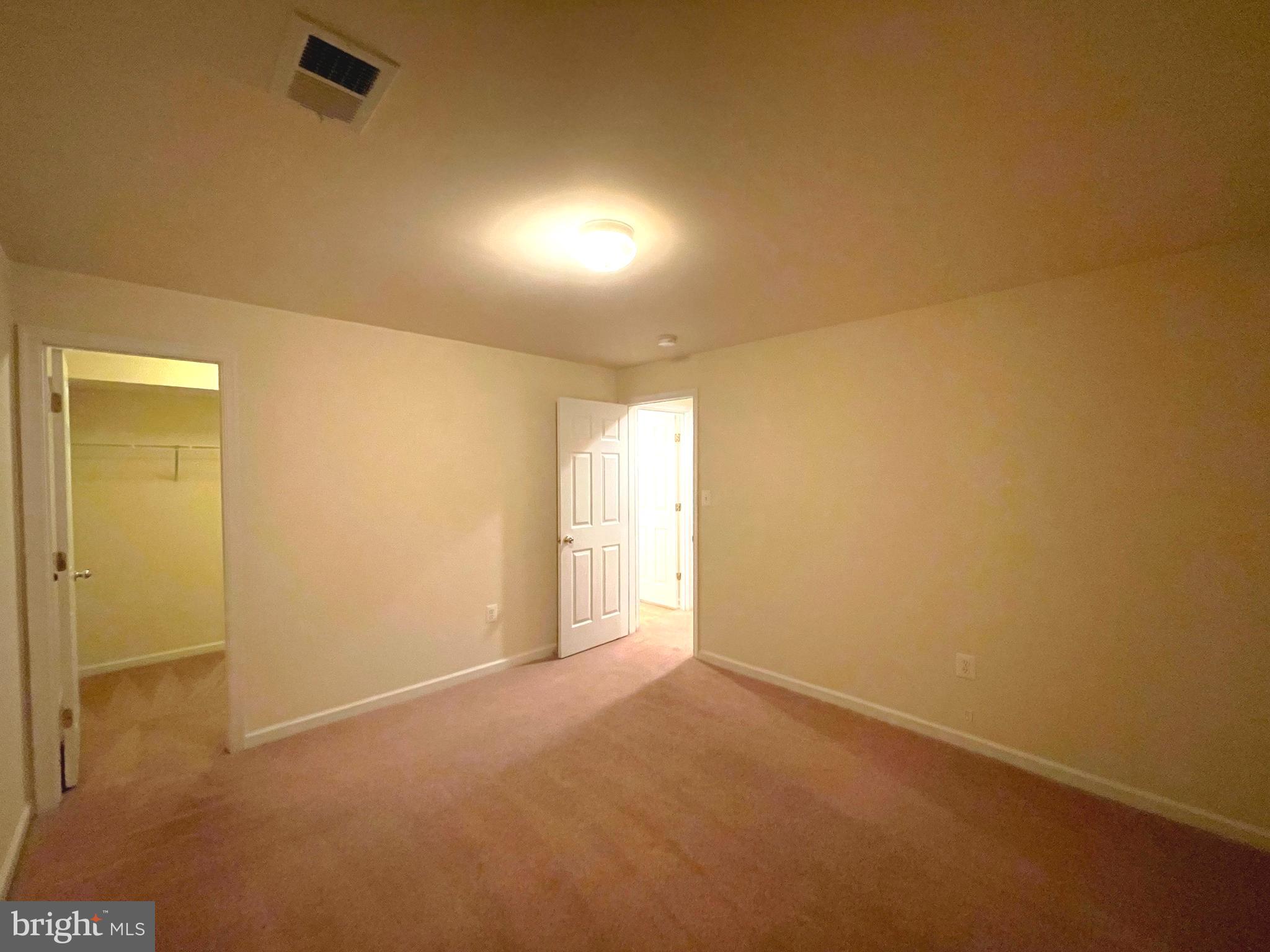 WESTBURY WEST - Residential Lease