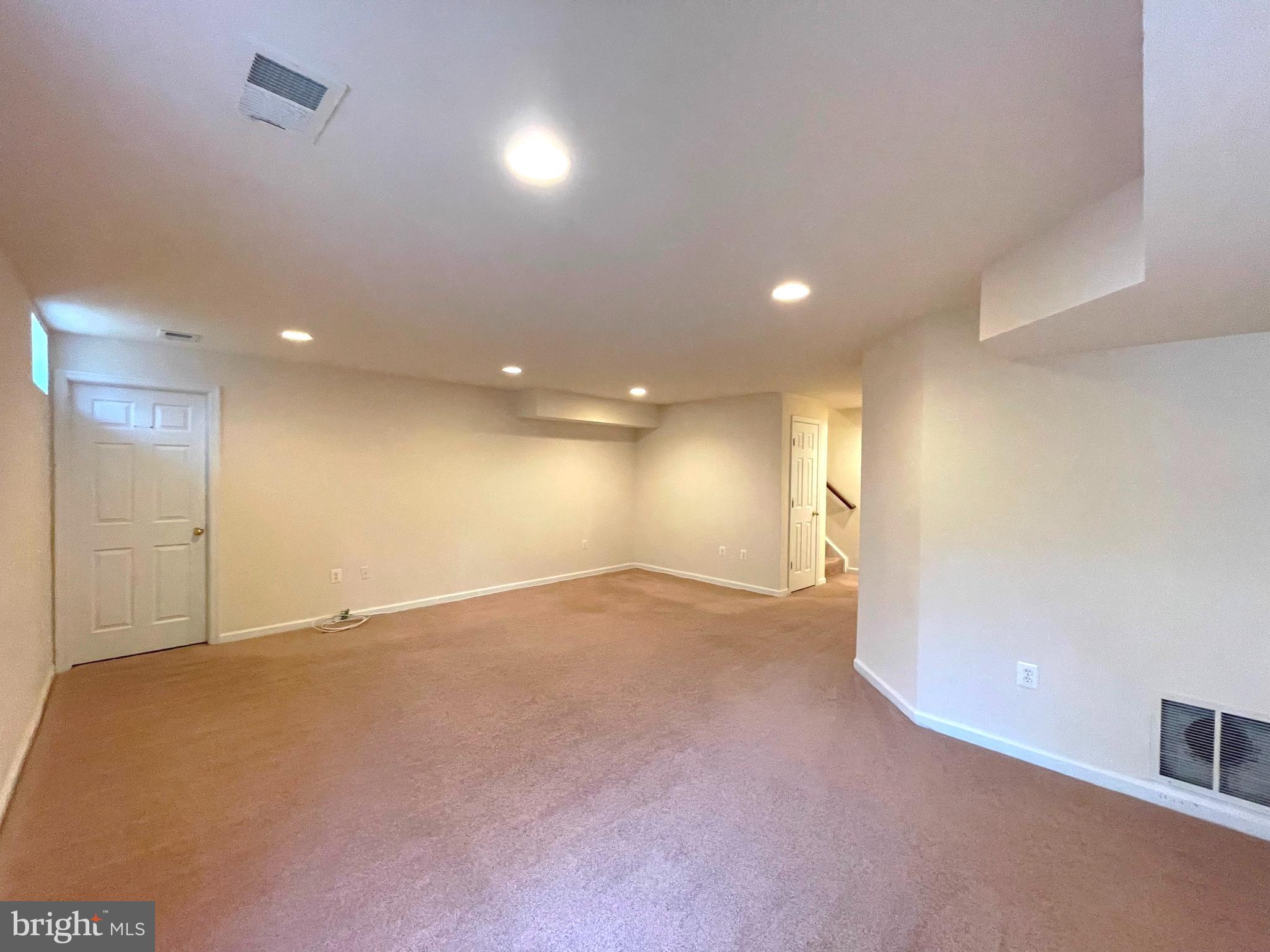 WESTBURY WEST - Residential Lease