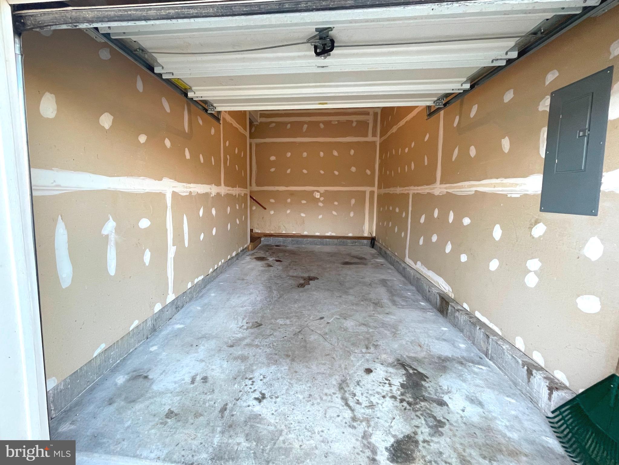 WESTBURY WEST - Residential Lease