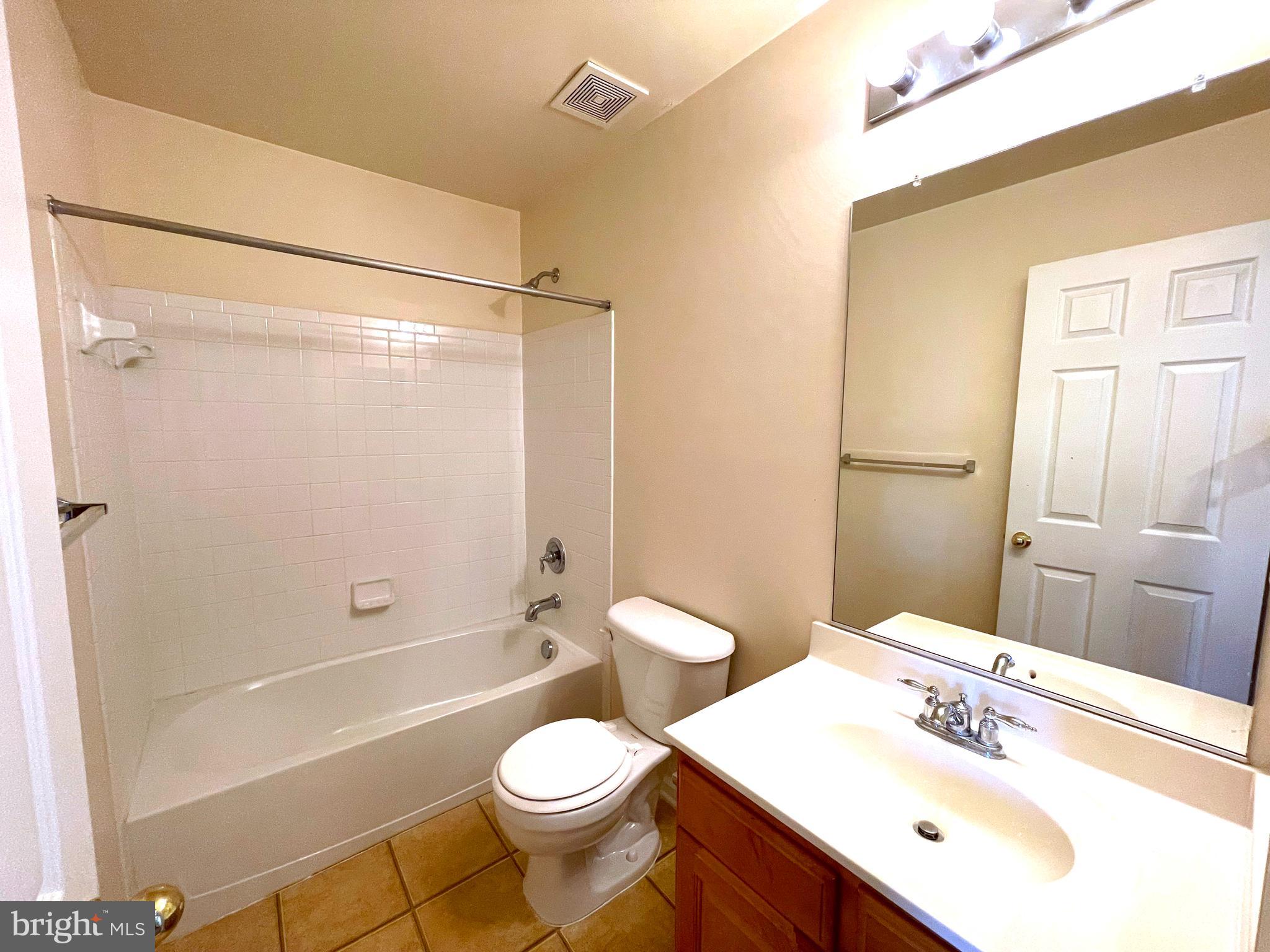 WESTBURY WEST - Residential Lease