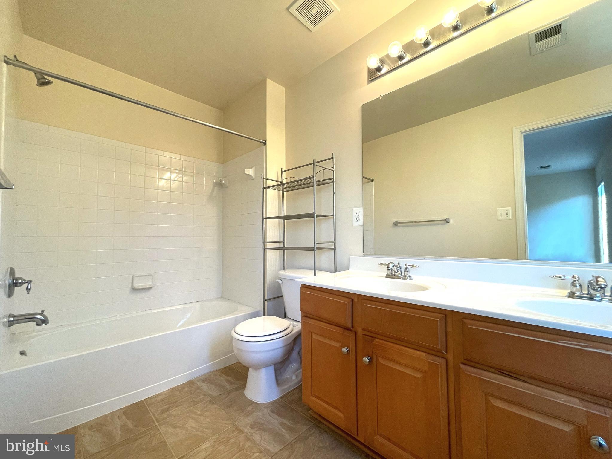 WESTBURY WEST - Residential Lease