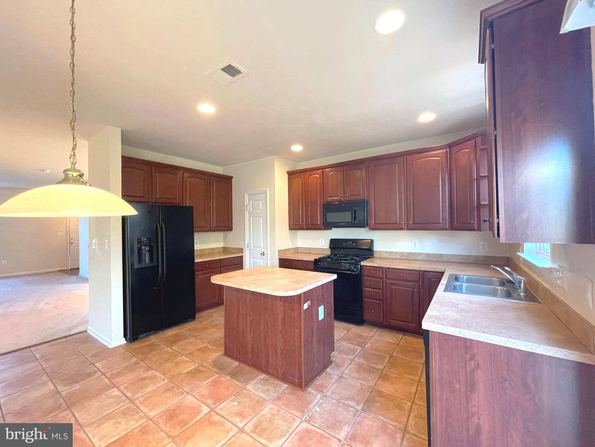 WESTBURY WEST - Residential Lease