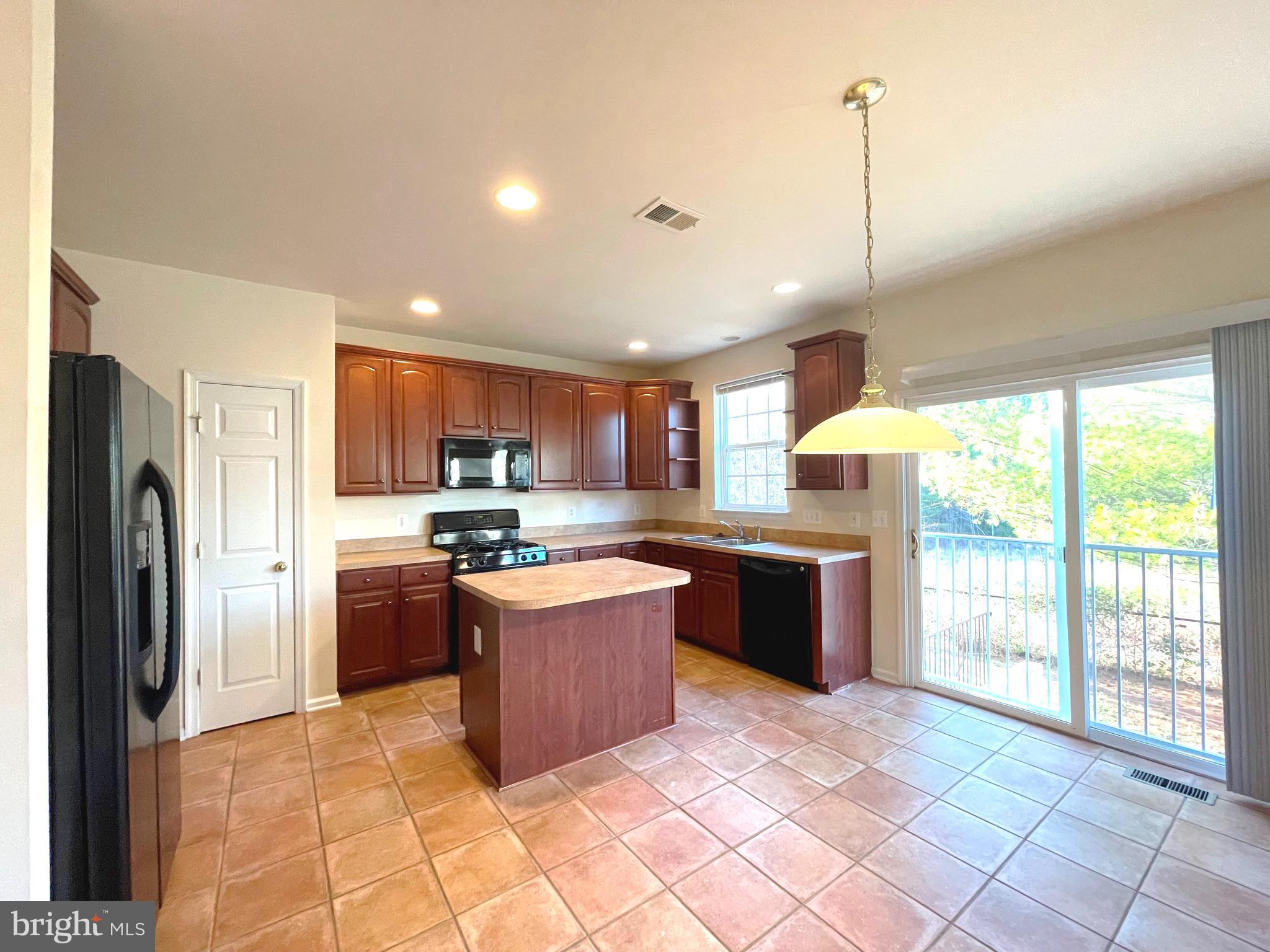 WESTBURY WEST - Residential Lease