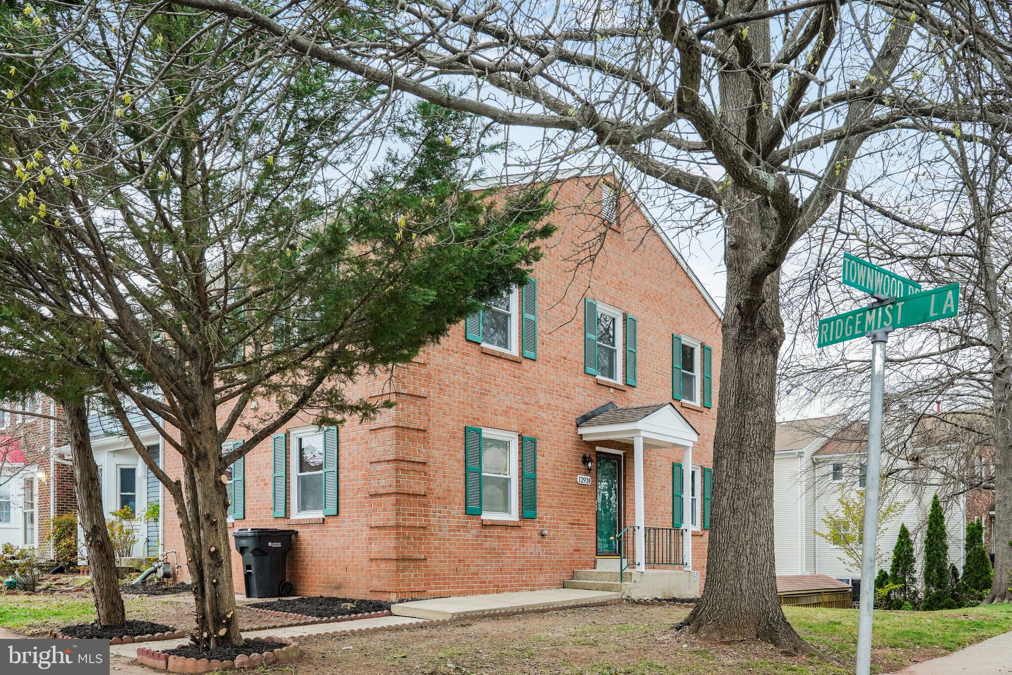 TOWNES OF GREENBRIAR - Residential