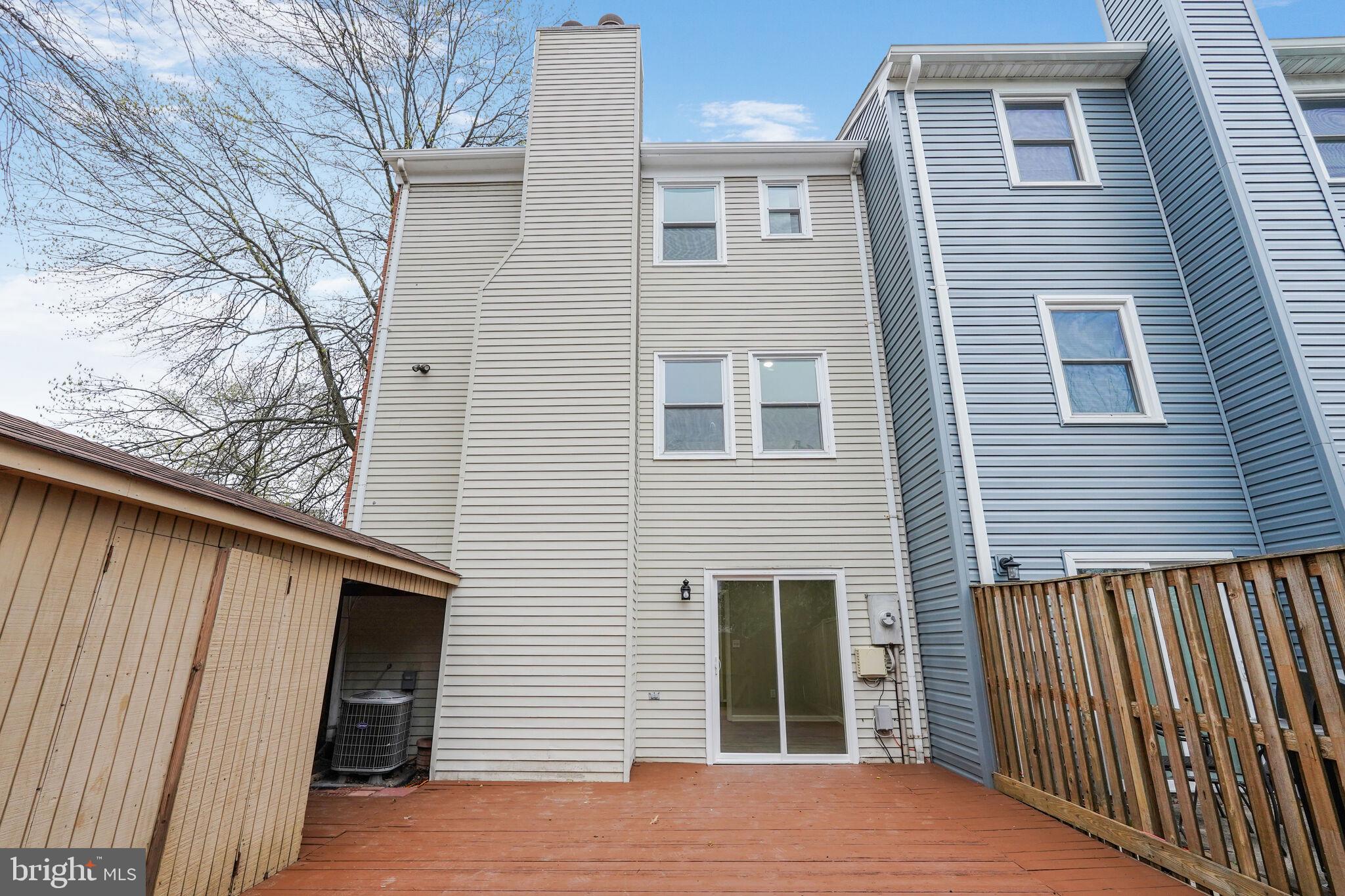 TOWNES OF GREENBRIAR - Residential