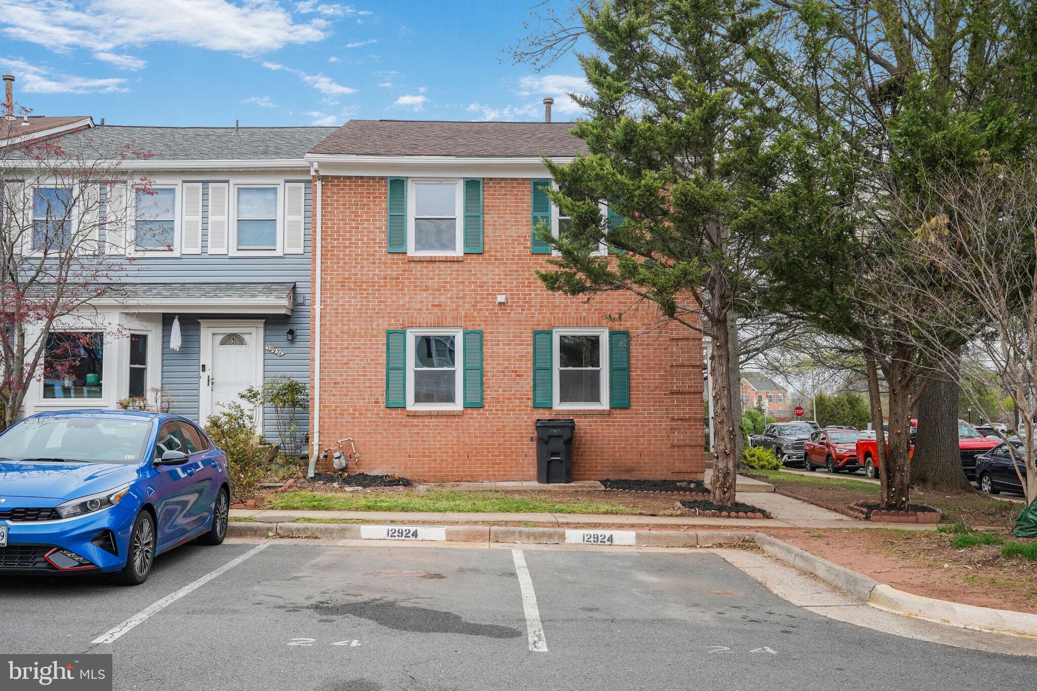 TOWNES OF GREENBRIAR - Residential