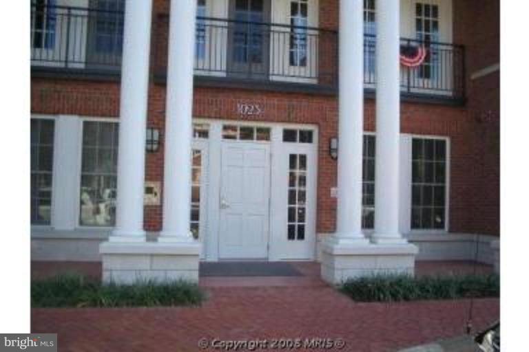 ABINGDON ROW - Residential Lease