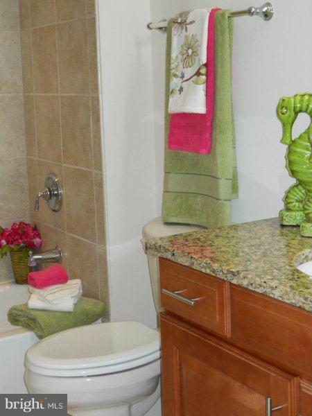 ABINGDON ROW - Residential Lease