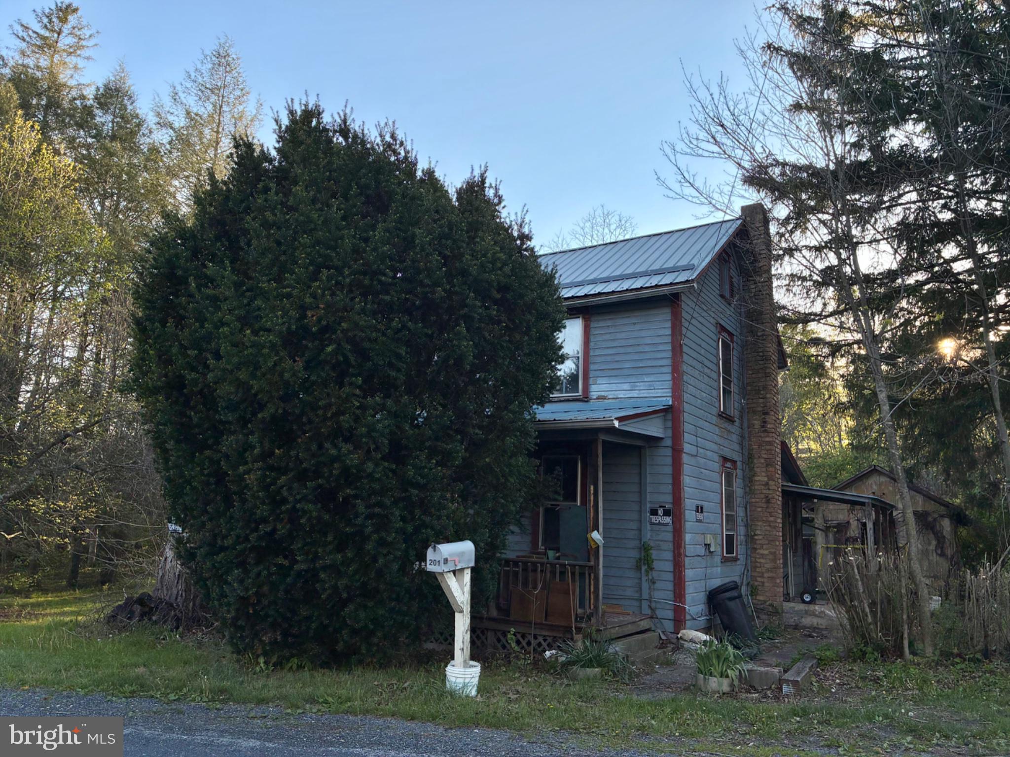 201 HOOVER ROAD