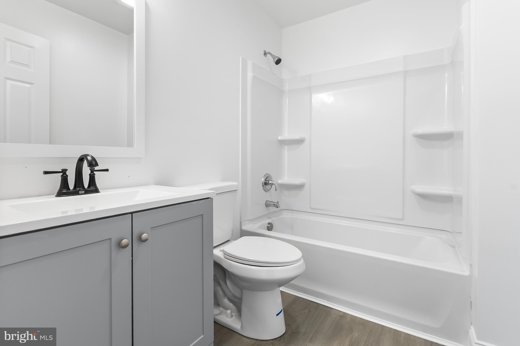 MURRAY MANOR - Residential