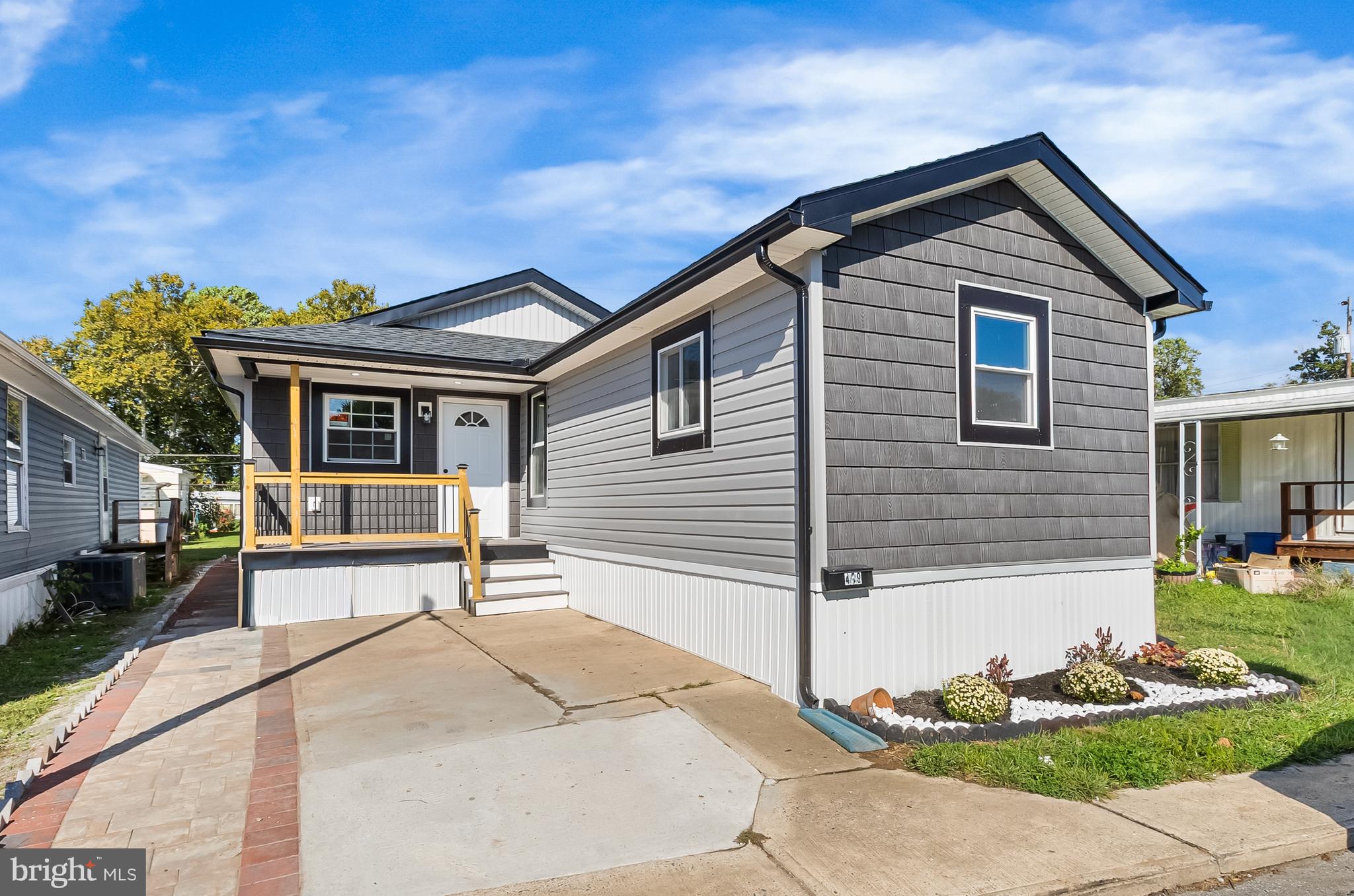 MURRAY MANOR - Residential