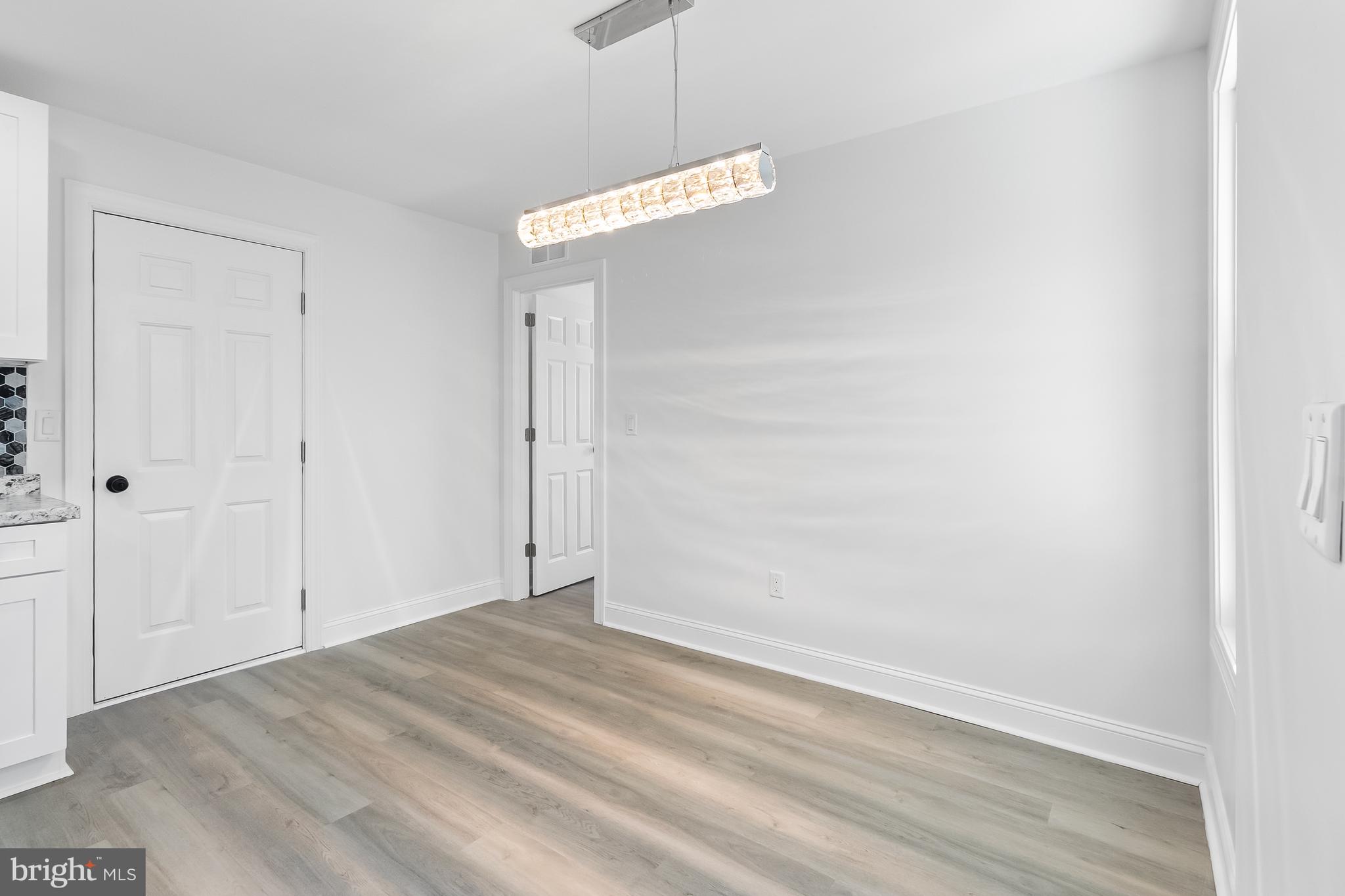 MURRAY MANOR - Residential