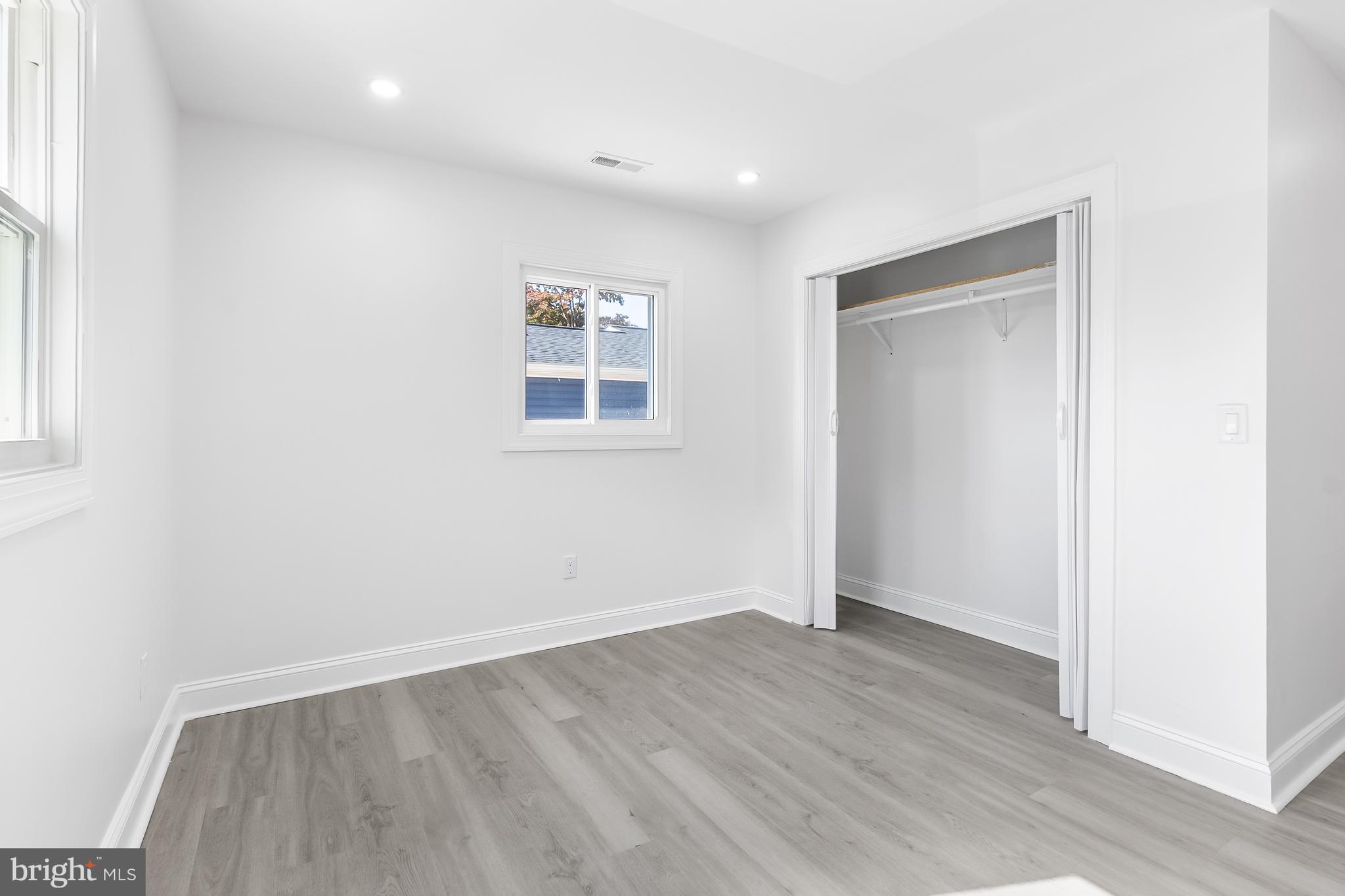 MURRAY MANOR - Residential