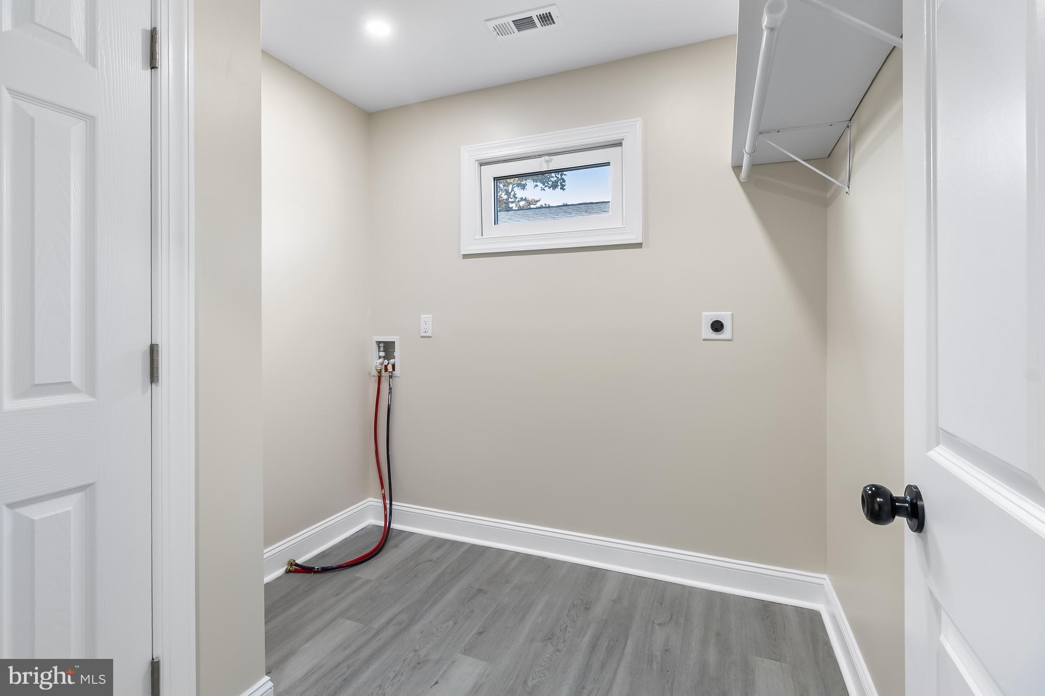 MURRAY MANOR - Residential