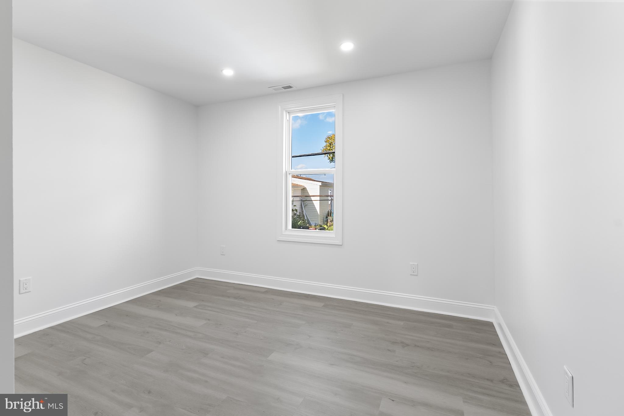 MURRAY MANOR - Residential