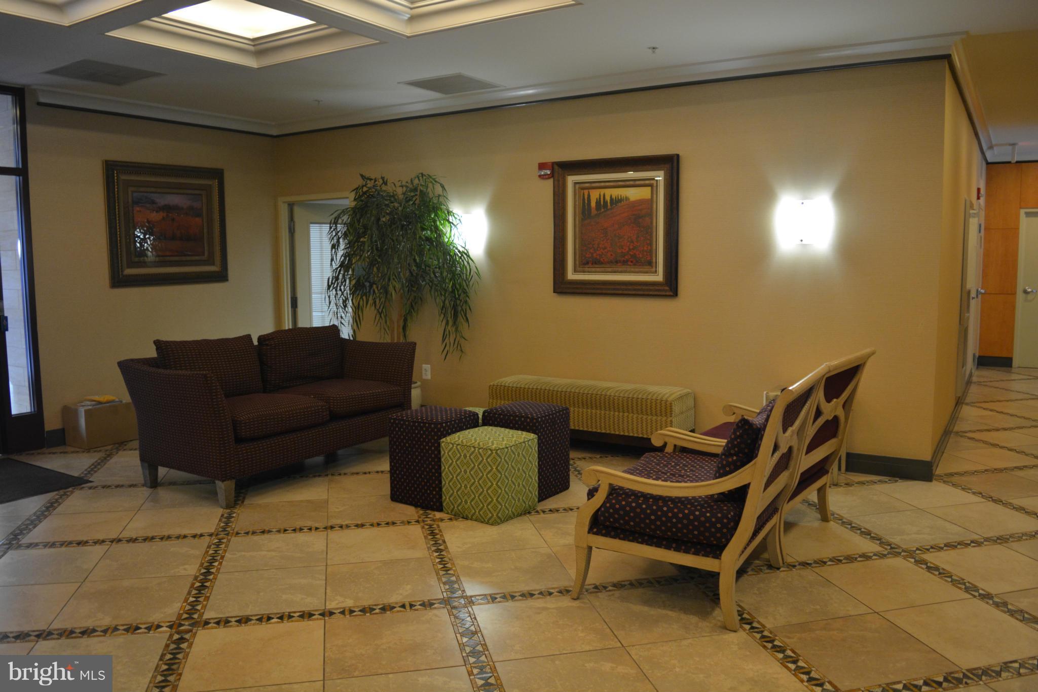 STATION SQUARE - Residential Lease