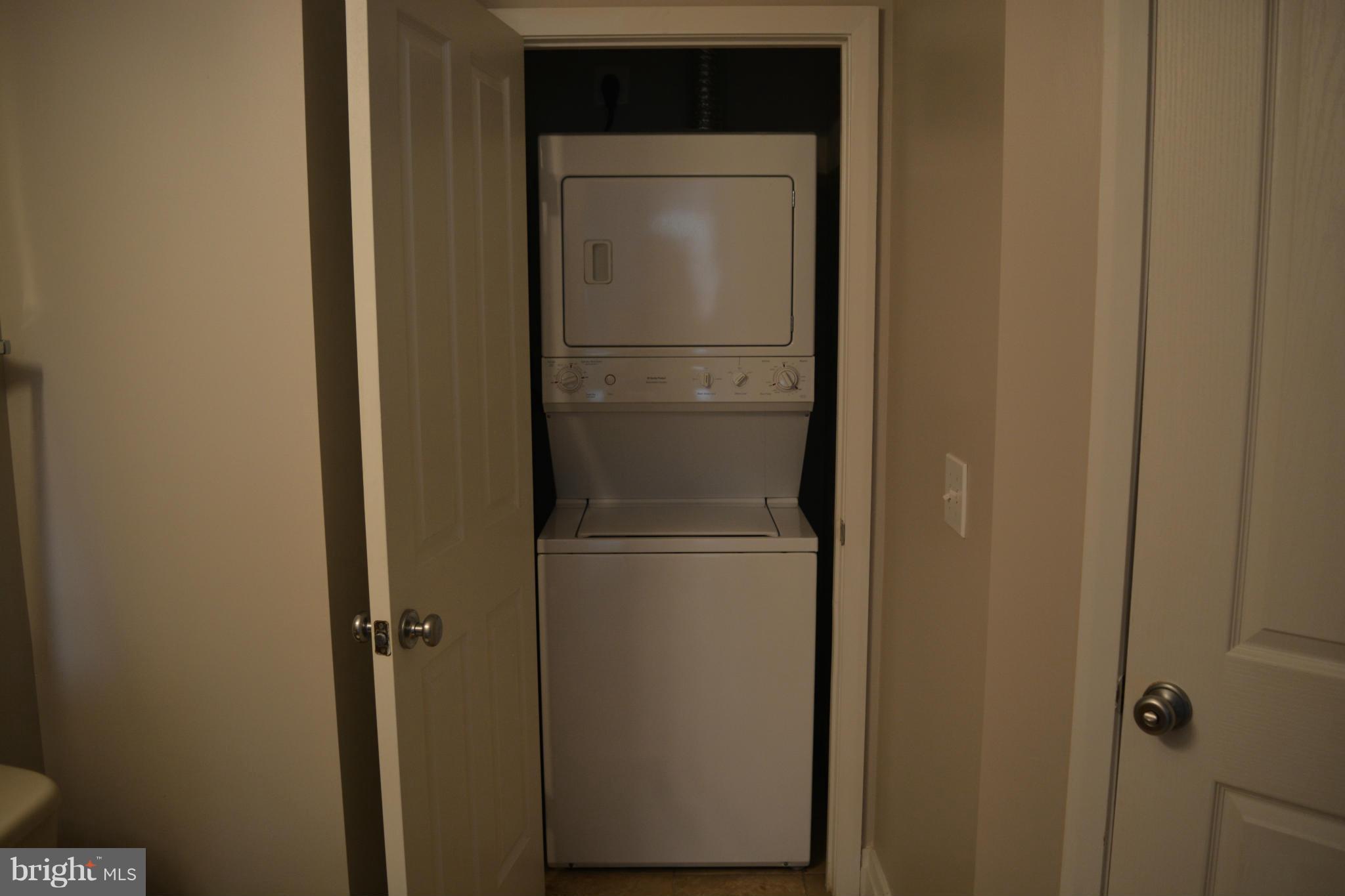 STATION SQUARE - Residential Lease