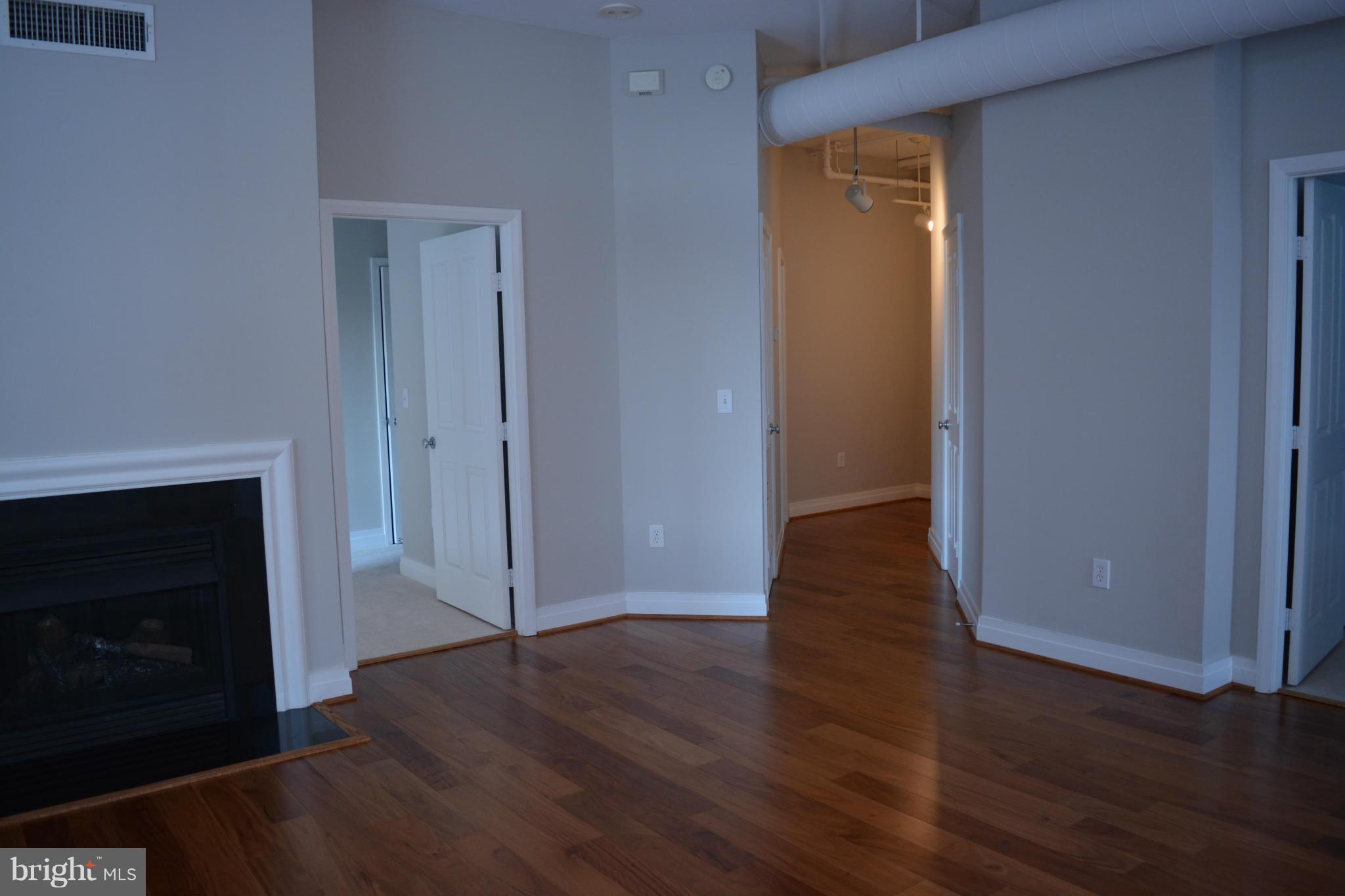 STATION SQUARE - Residential Lease