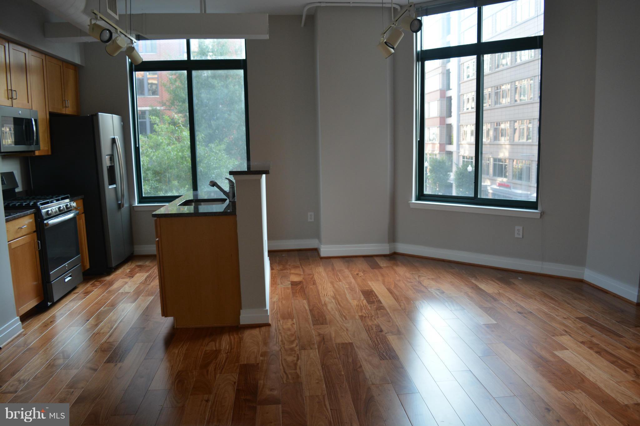 STATION SQUARE - Residential Lease