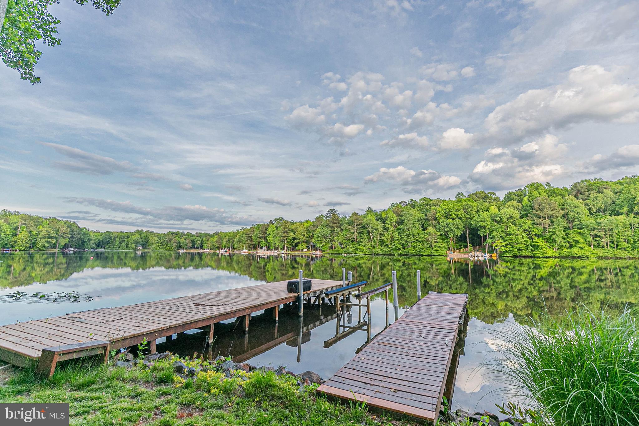 LAKE CAROLINE - Residential