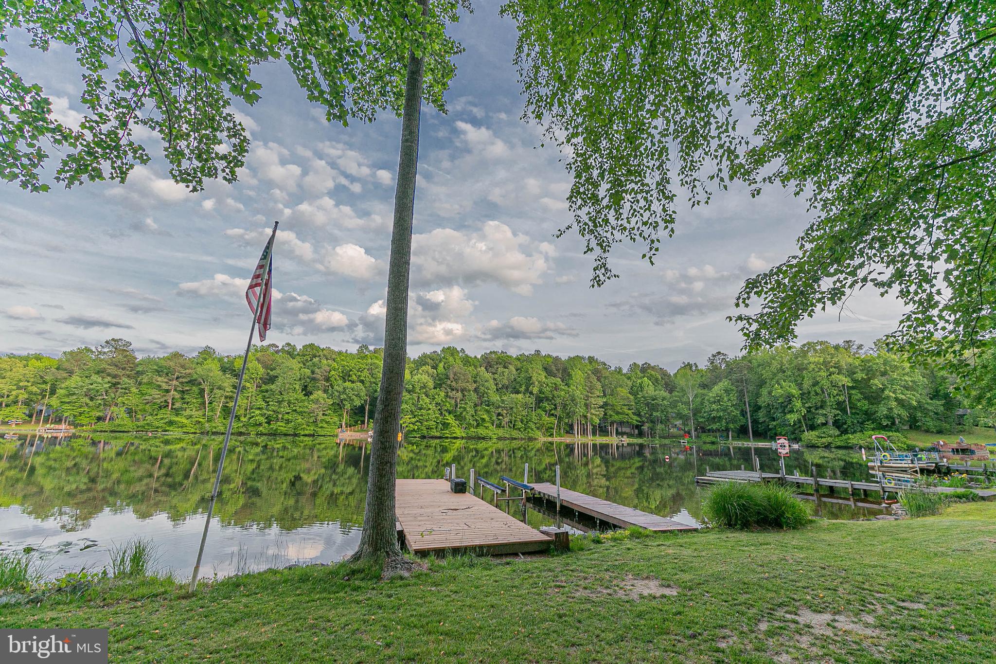 LAKE CAROLINE - Residential